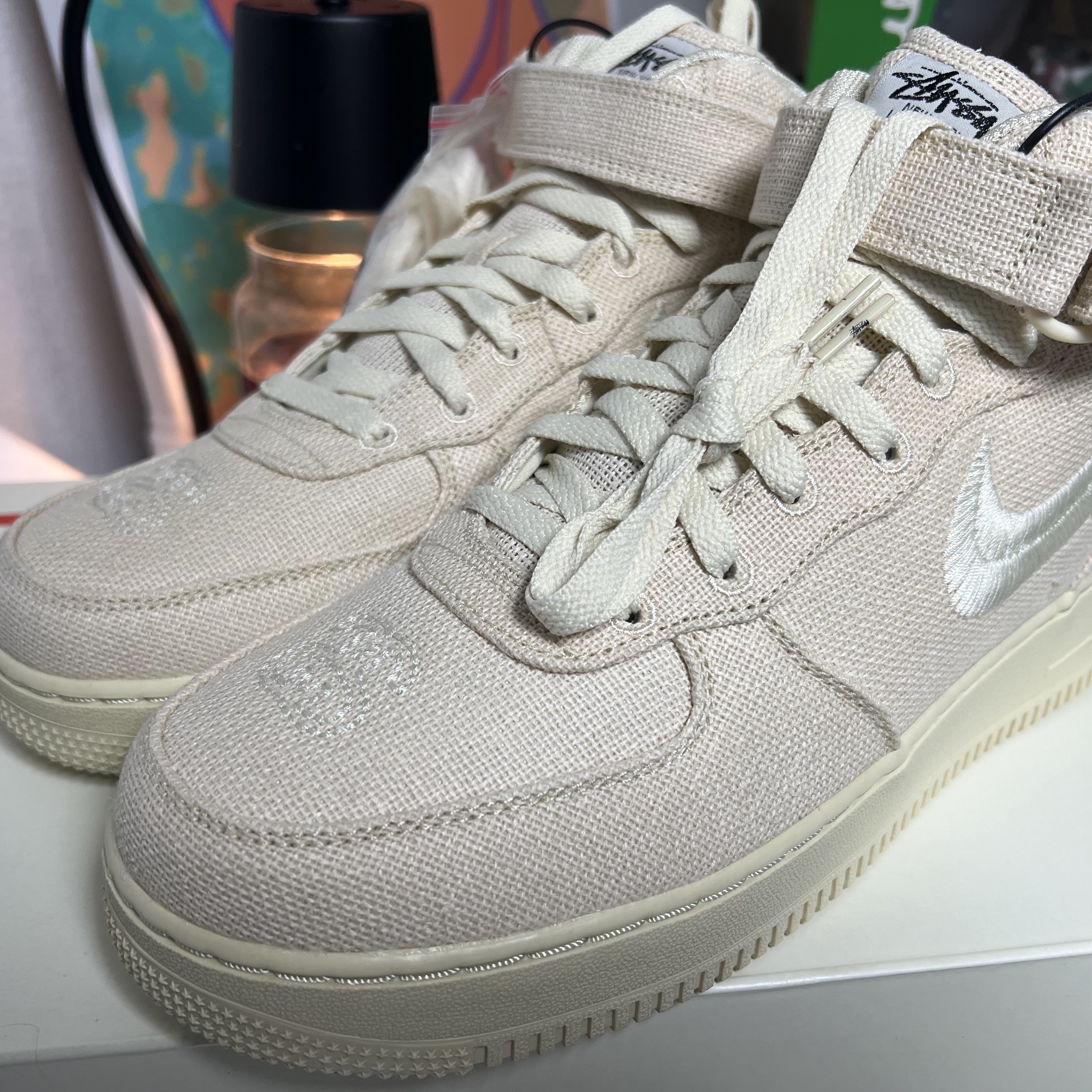 Nike x Stussy Air Force 1 '07 Mid SP Fossil 착용 스타일 - 1