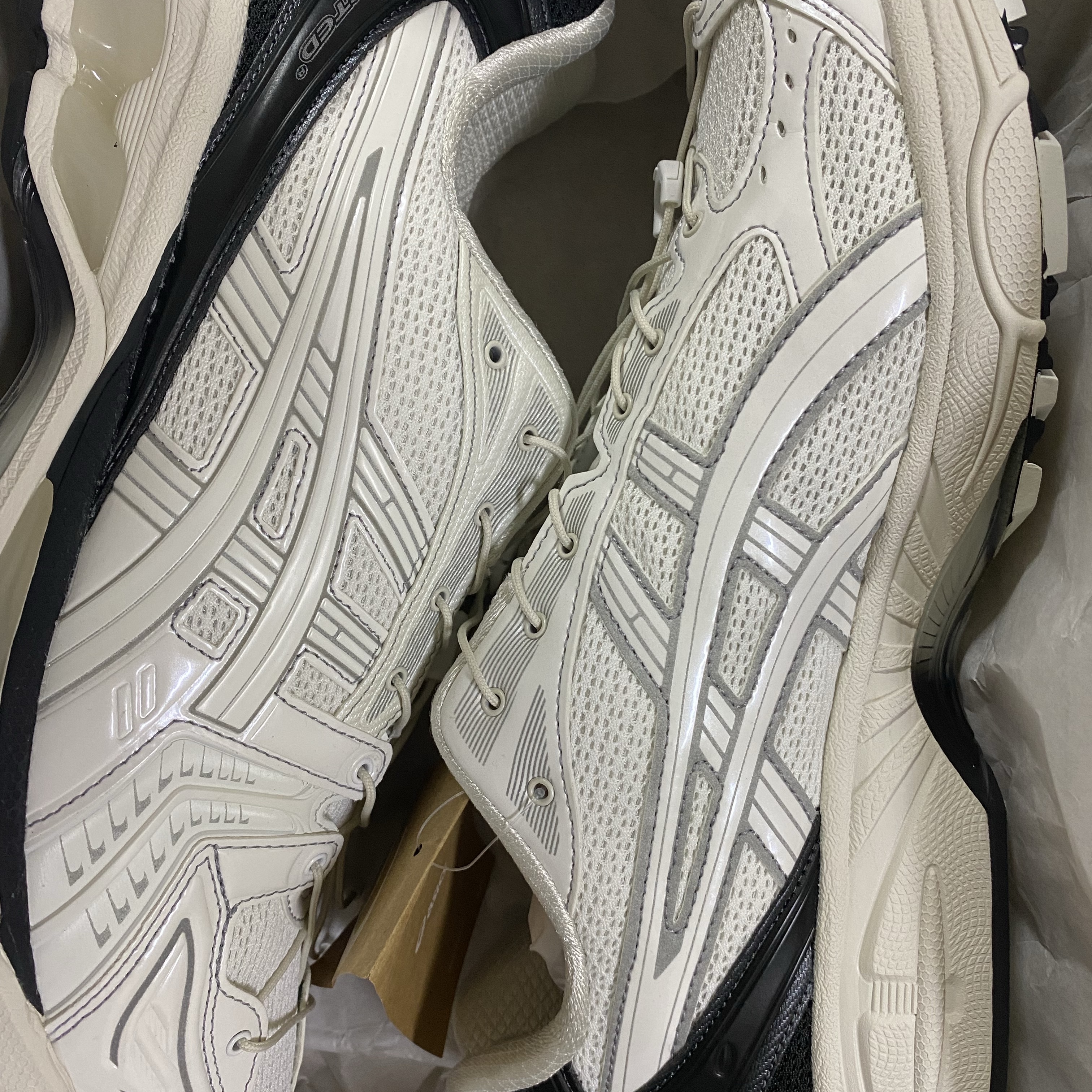 Asics x Unaffected Gel-Kayano 14 Galaxy White 착용 스타일 - 1