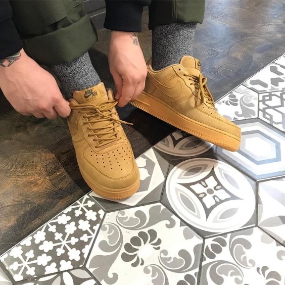 Nike Air Force 1 '07 WB Flax 착용 스타일