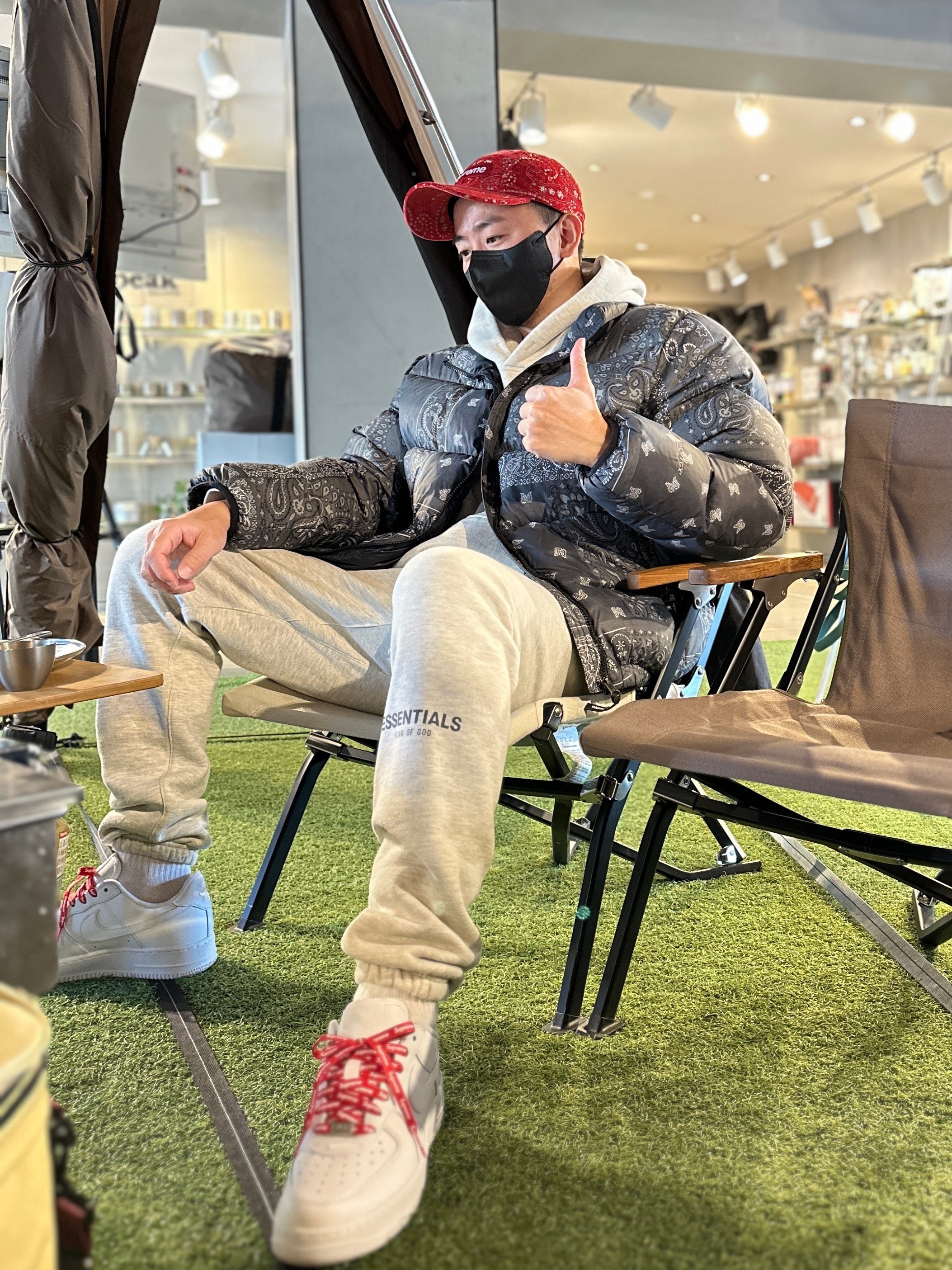 Supreme Velvet Paisley Camp Cap Red - 23FW, Essentials The Core Collection Hoodie Light Oatmeal 착용 스타일