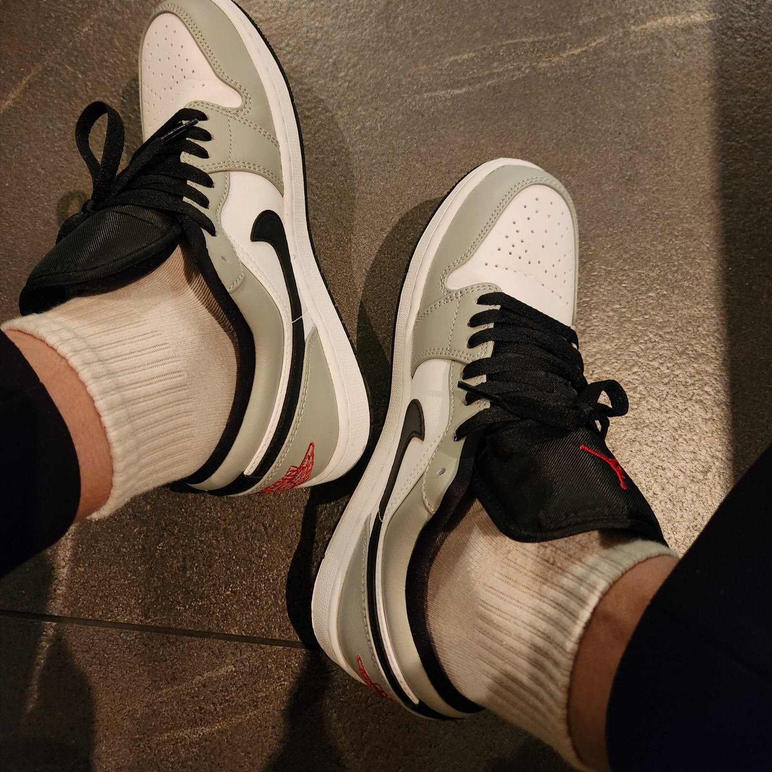 Jordan 1 Low Light Smoke Grey 착용 스타일 - 1