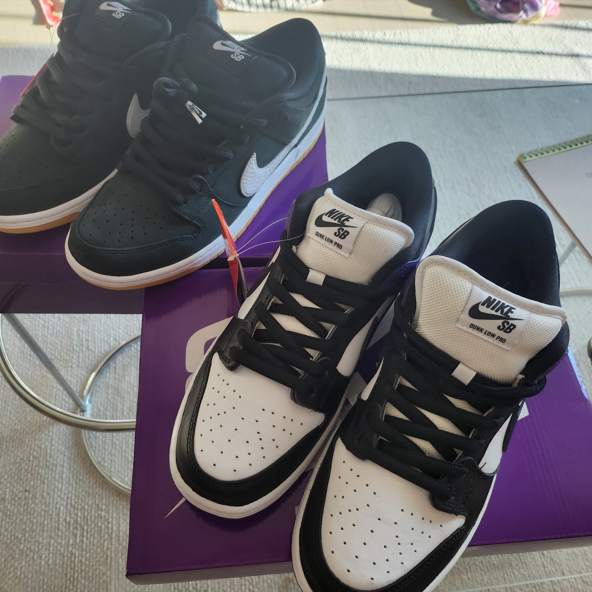 Nike SB Dunk Low Pro Court Purple, Nike SB Dunk Low Pro Black White 착용 스타일
