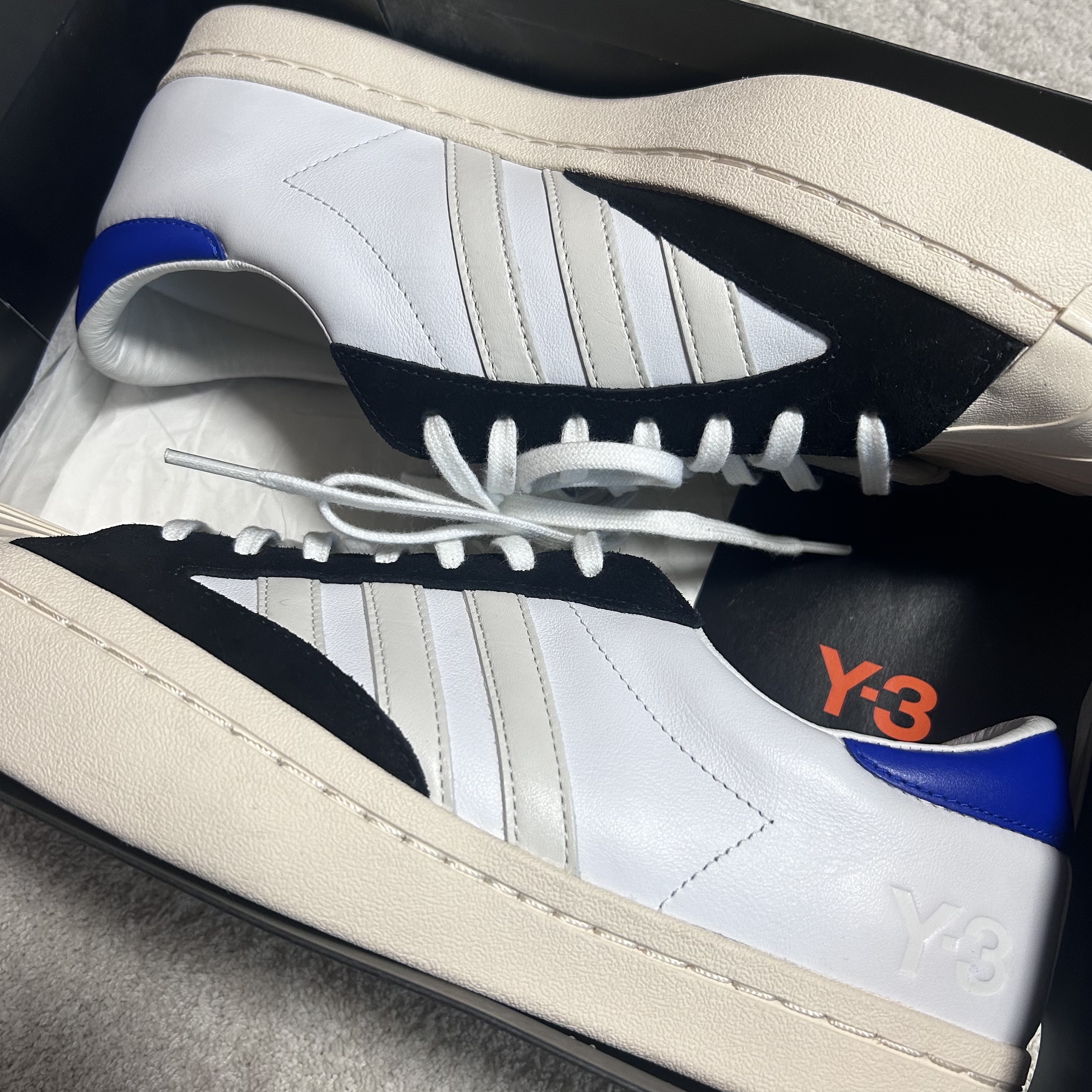 Y-3 Yohji Star Cloud White Bold Blue 착용 스타일