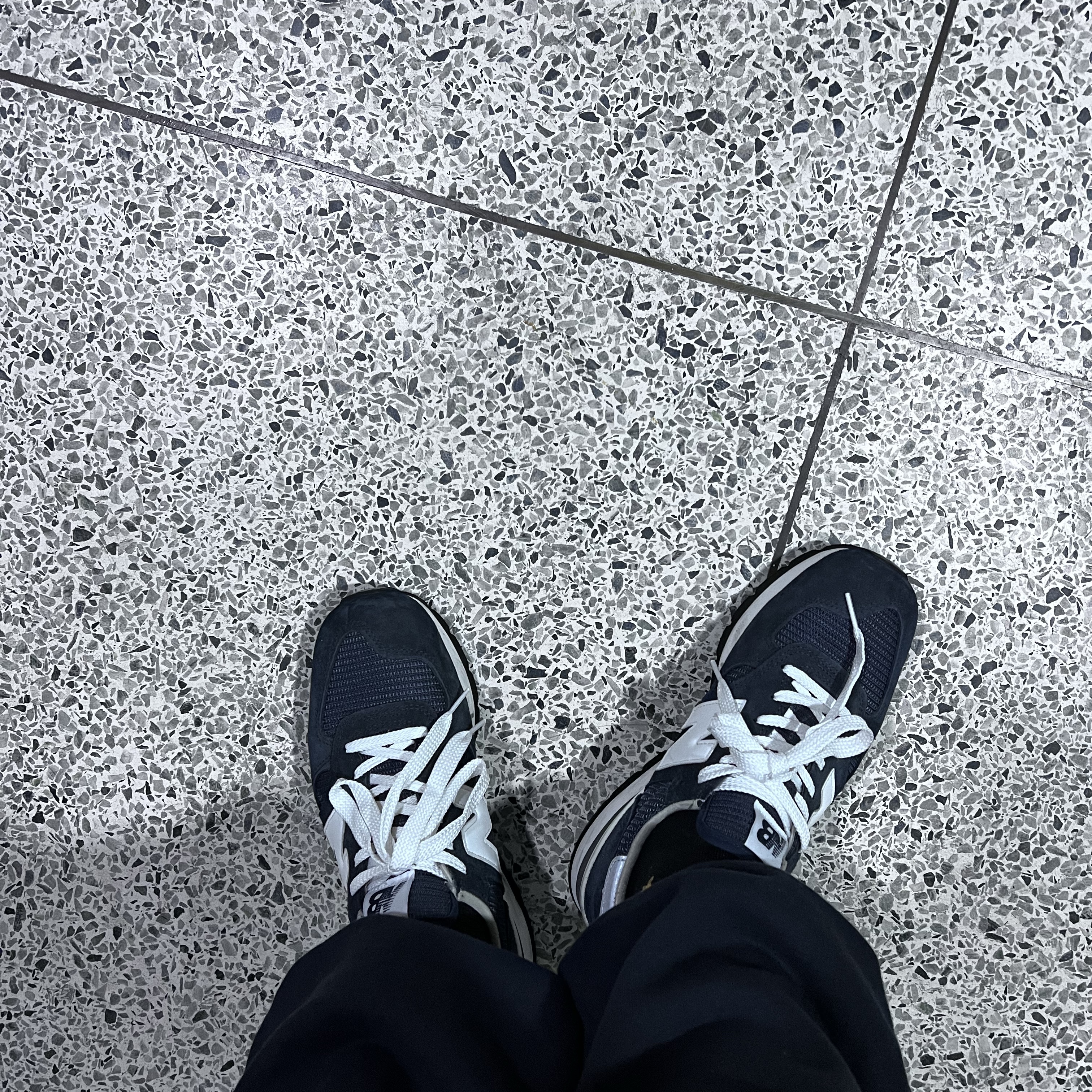 New Balance 990v1 Made in USA Navy 착용 스타일