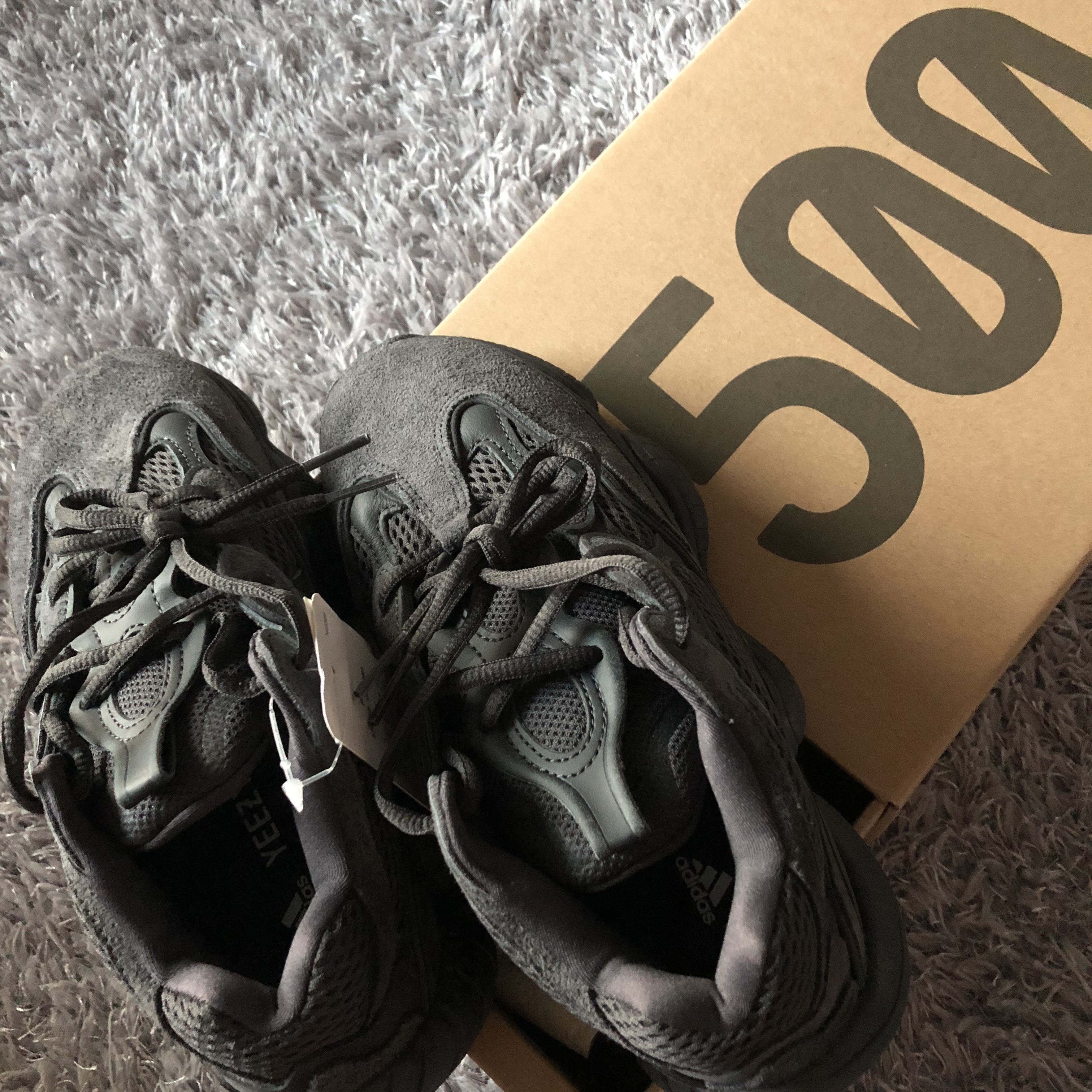 Adidas Yeezy 500 Utility Black 2018/2020 착용 스타일