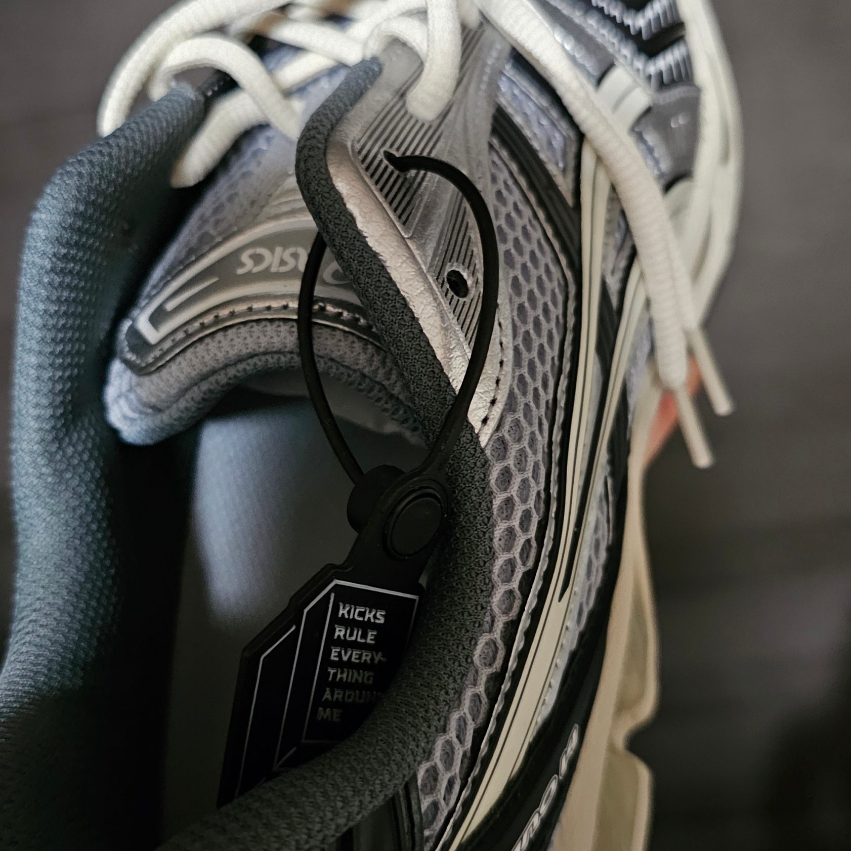 Asics Gel-Kayano 14 Black Glacier Grey 착용 스타일