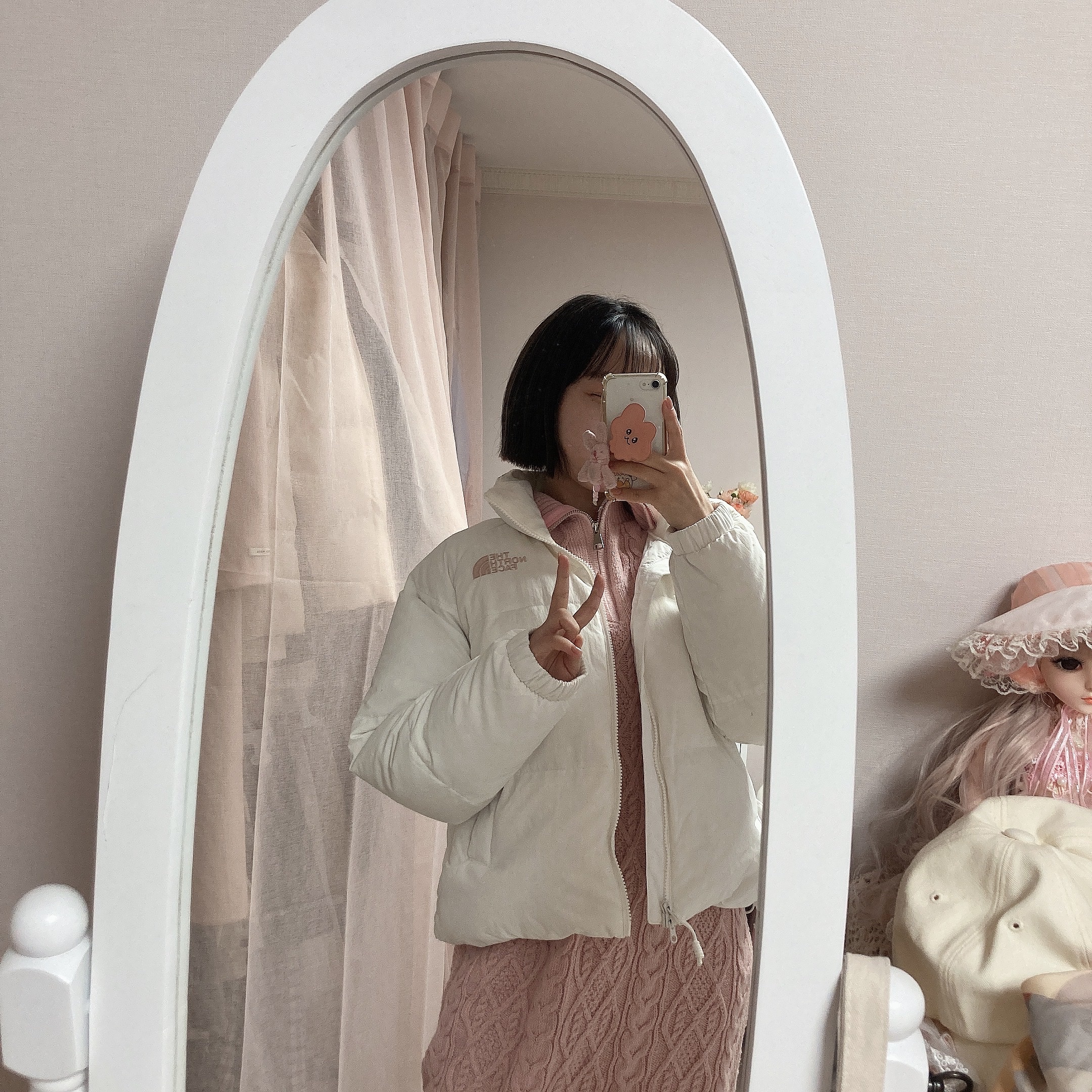 (W) The North Face White Label Neo Puffy Down Jacket Ivory 착용 스타일