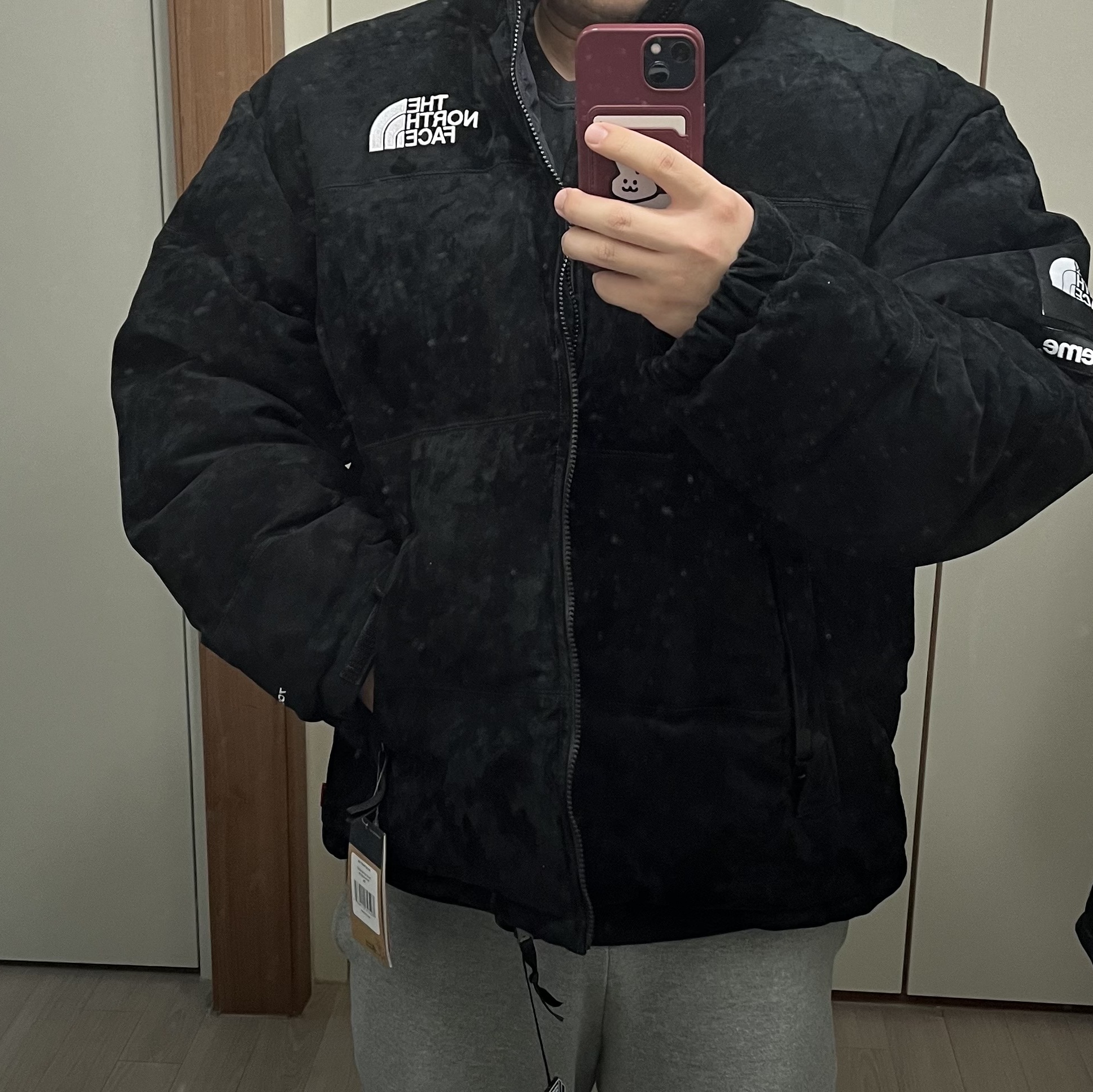 Supreme x The North Face Suede Nuptse Jacket Black - 23FW 착용 스타일 - 1