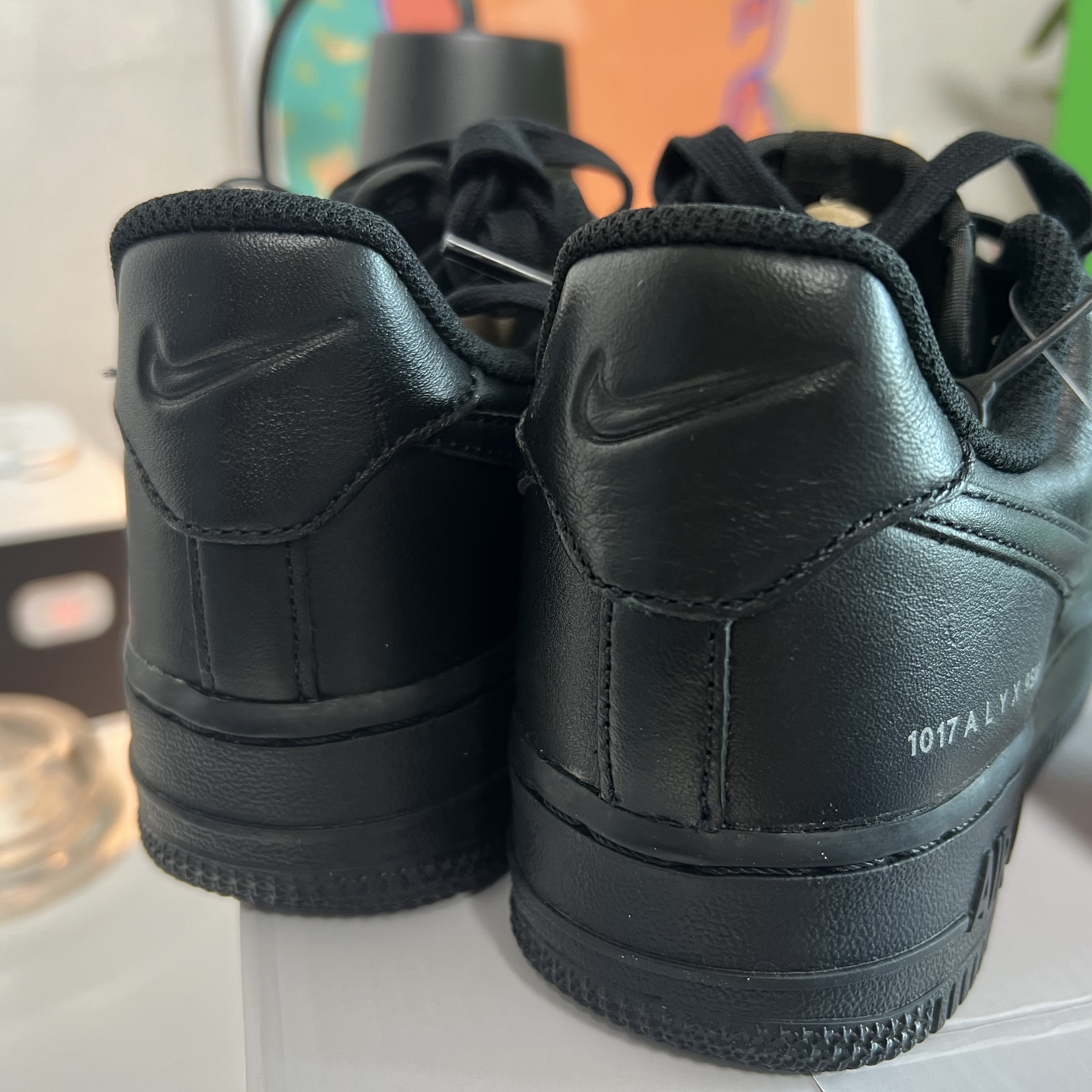 Nike x 1017 Alyx 9SM Air Force 1 Low SP Black 착용 스타일 - 3