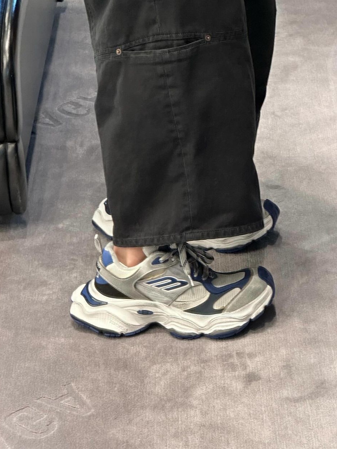 Balenciaga Cargo Sneakers White Grey, Balenciaga Cargo Sneakers Grey White Blue 착용 스타일 - 3
