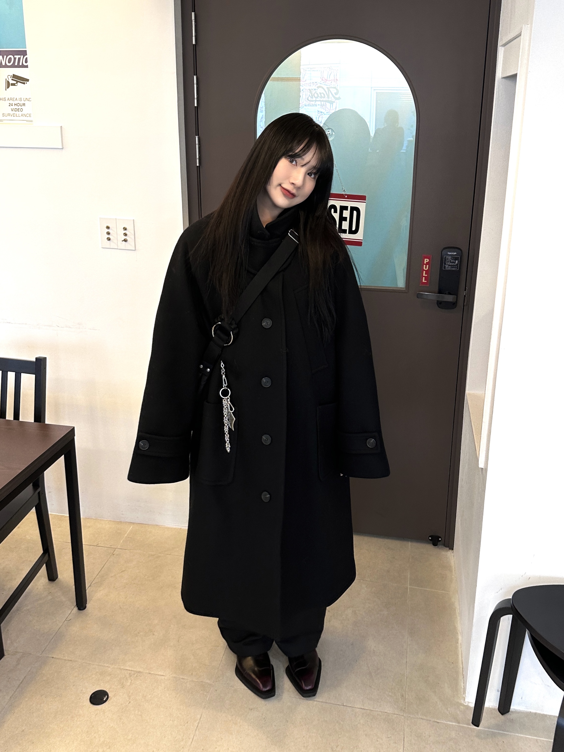 Undermycar Legion.02 Balmacaan Oversized Wool Coat Black 착용 스타일