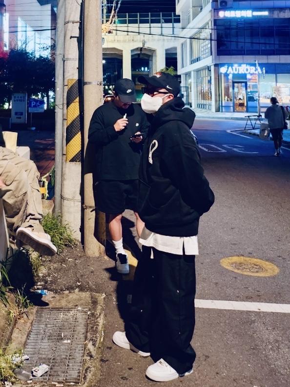 AMI de Coeur Hoodie Black White, Nike x Supreme Air Force 1 Low White 착용 스타일
