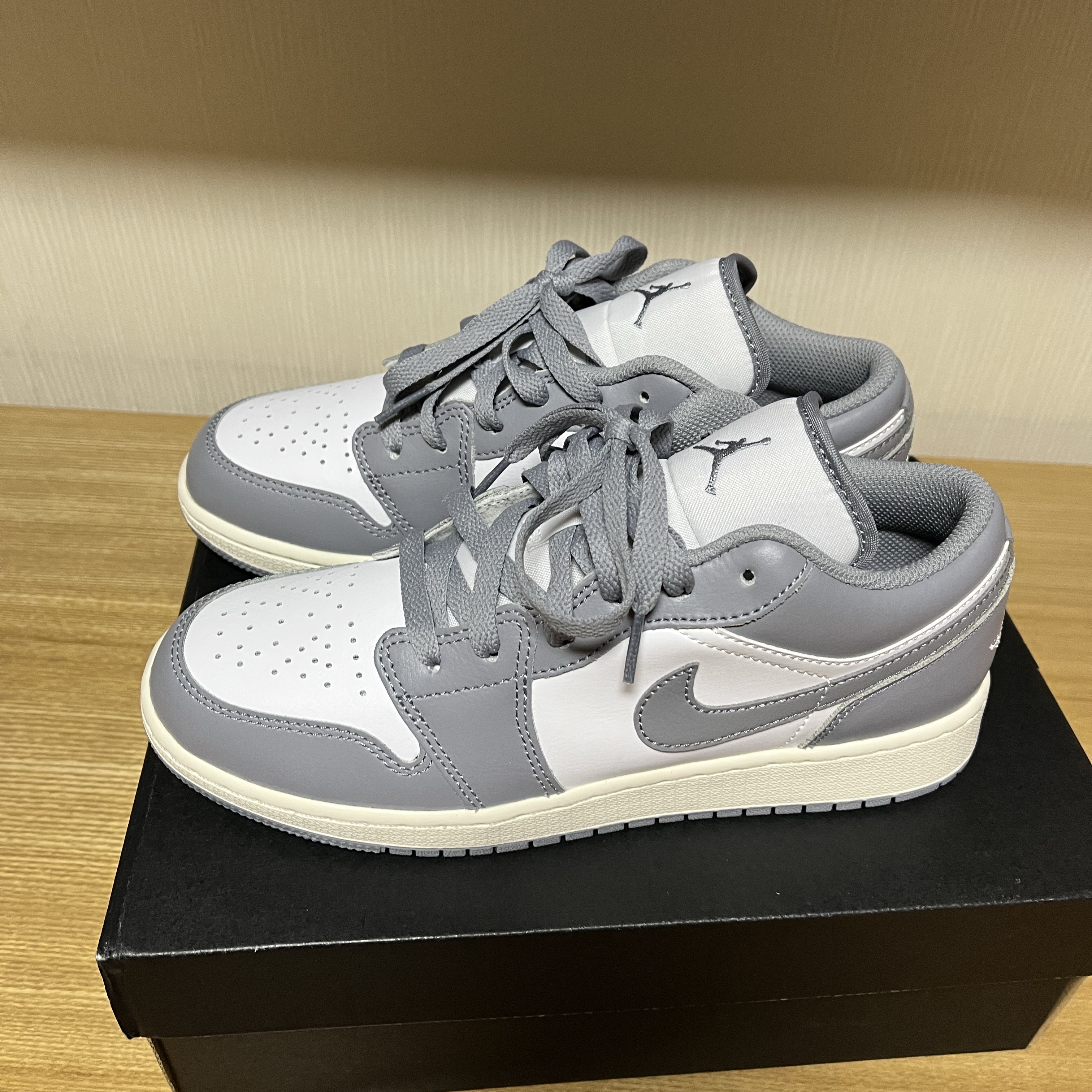 (GS) Jordan 1 Low Stealth and White 착용 스타일
