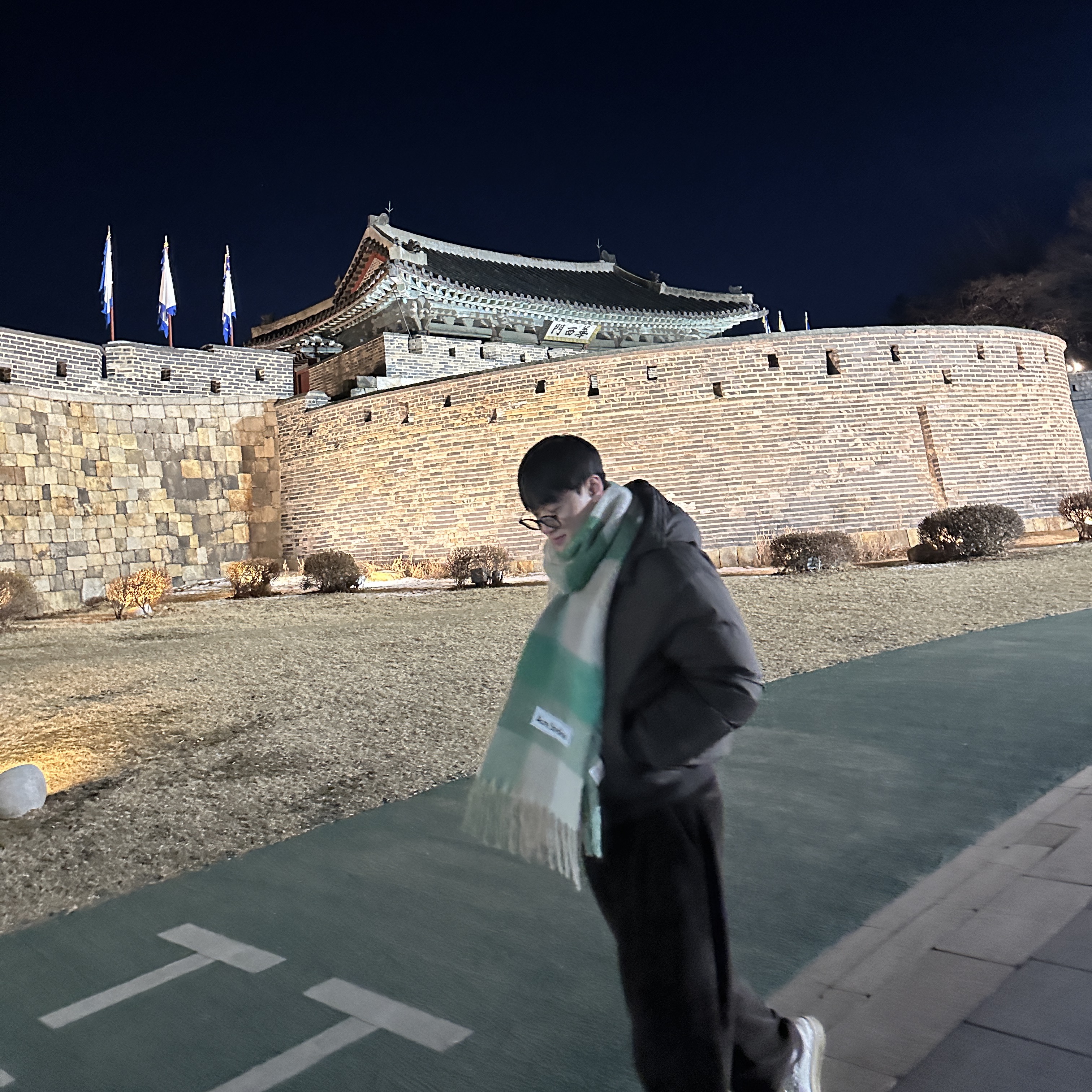 Acne Studios Mohair Check Muffler Green Grey 착용 스타일 - 1