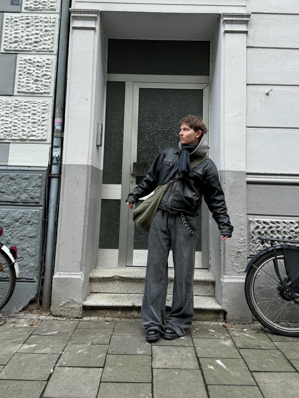 Civision by CSC Artificial Leather Bomber Jacket Black, Full of Ssun Hood Cargo Crop Leather Jacket Brown 착용 스타일 - 3