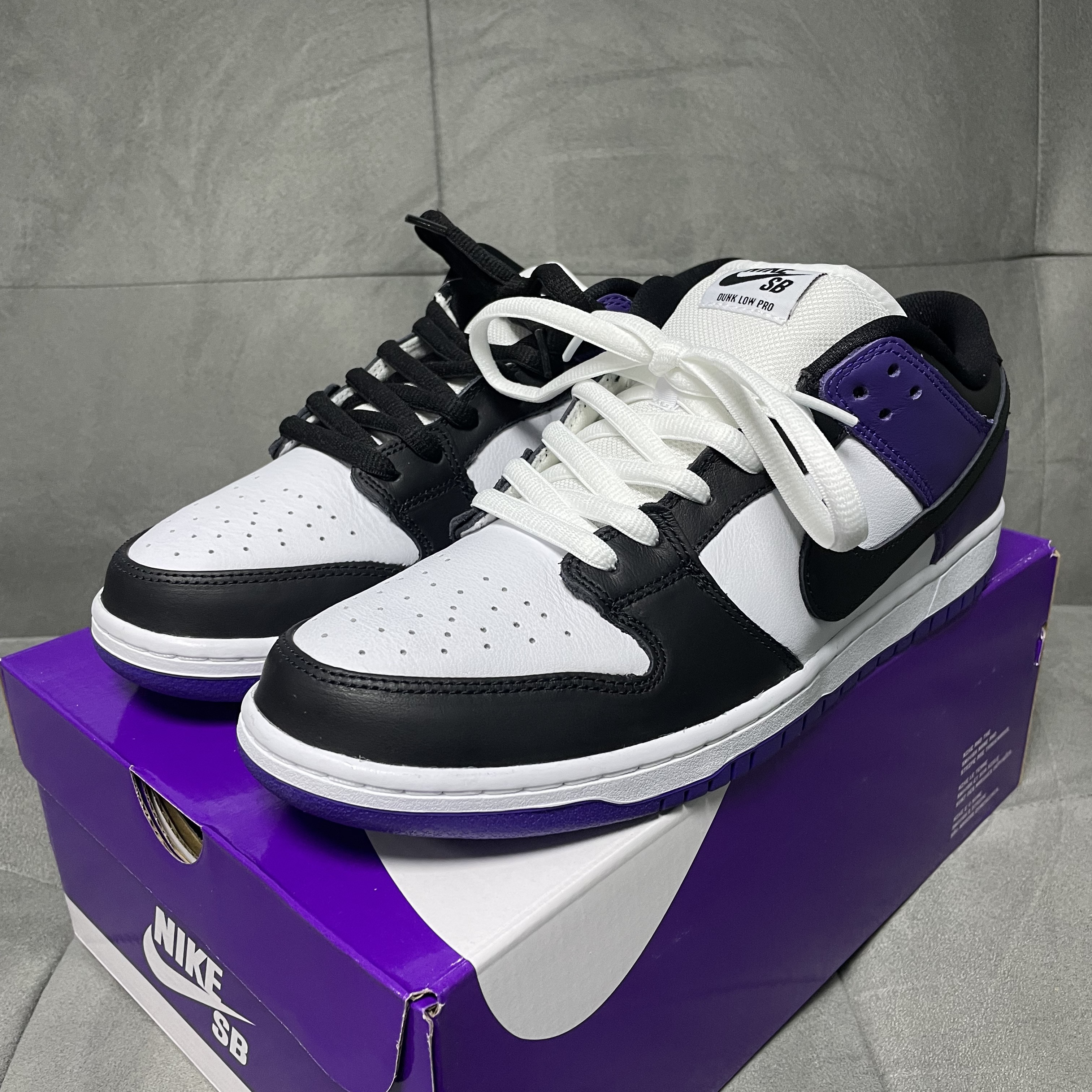 Nike SB Dunk Low Pro Court Purple 착용 스타일 - 3