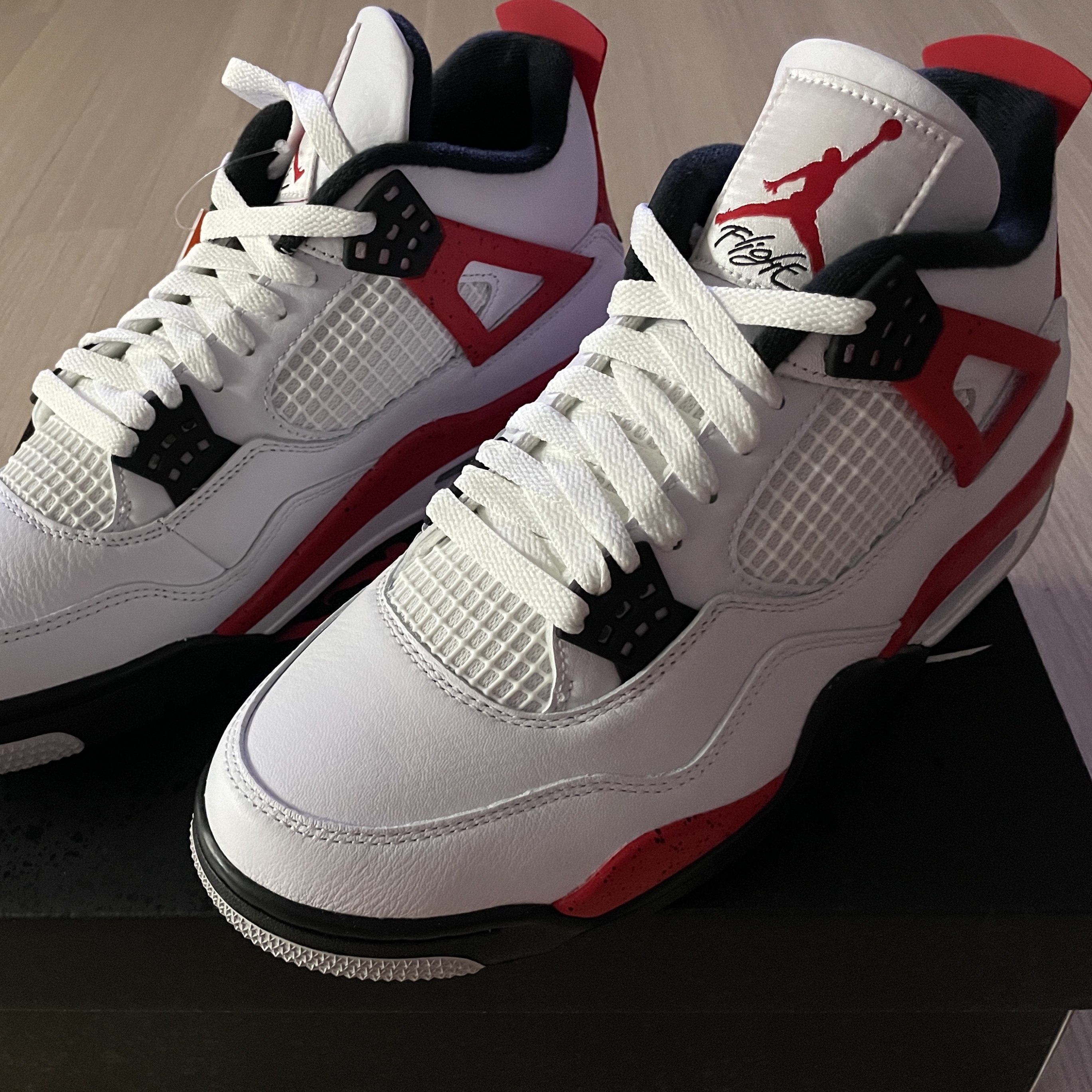 Jordan 4 Retro Red Cement 착용 스타일
