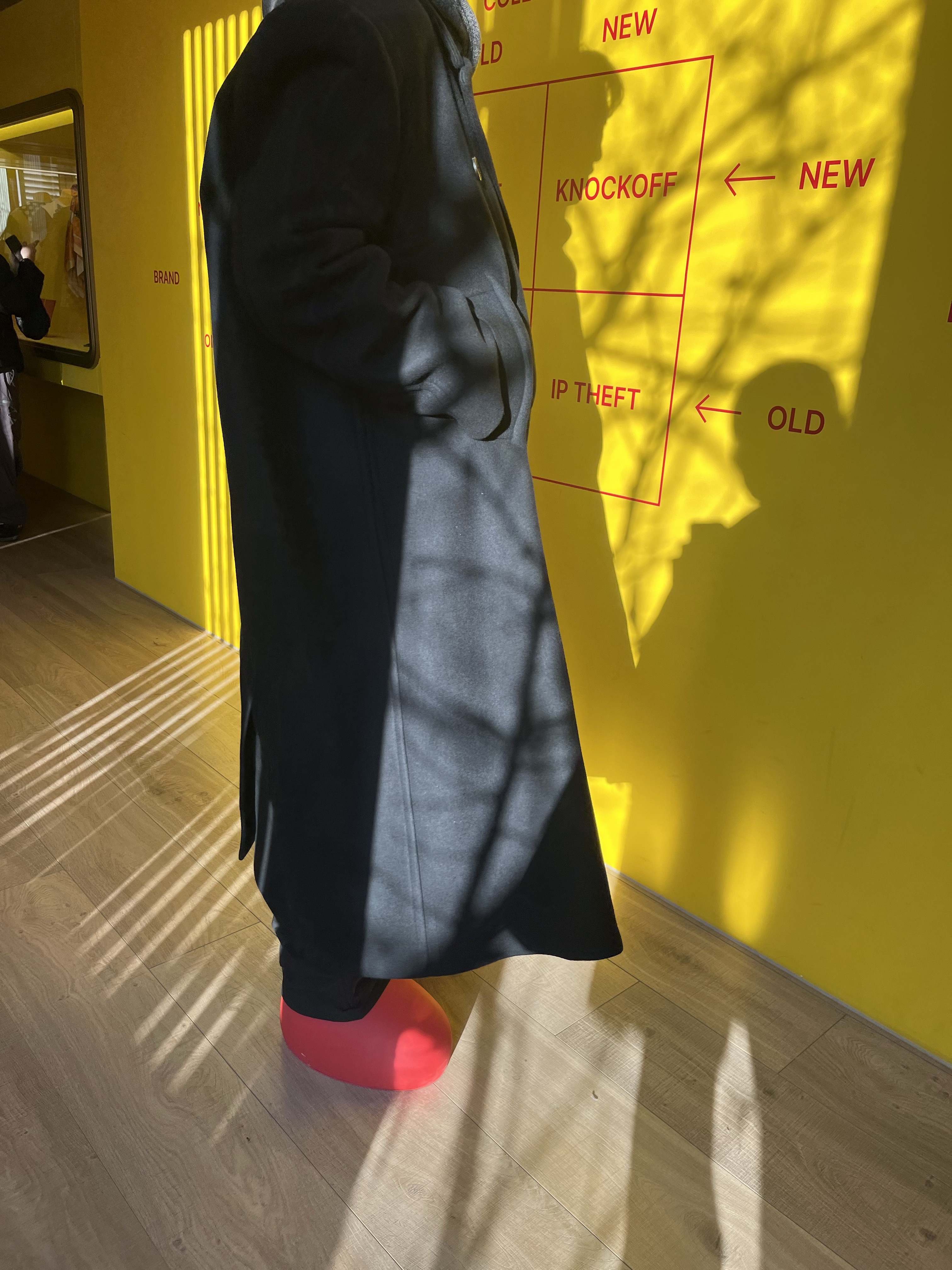 Undermycar Cura Maximum Oversized Double Coat Raven - 23FW 착용 스타일