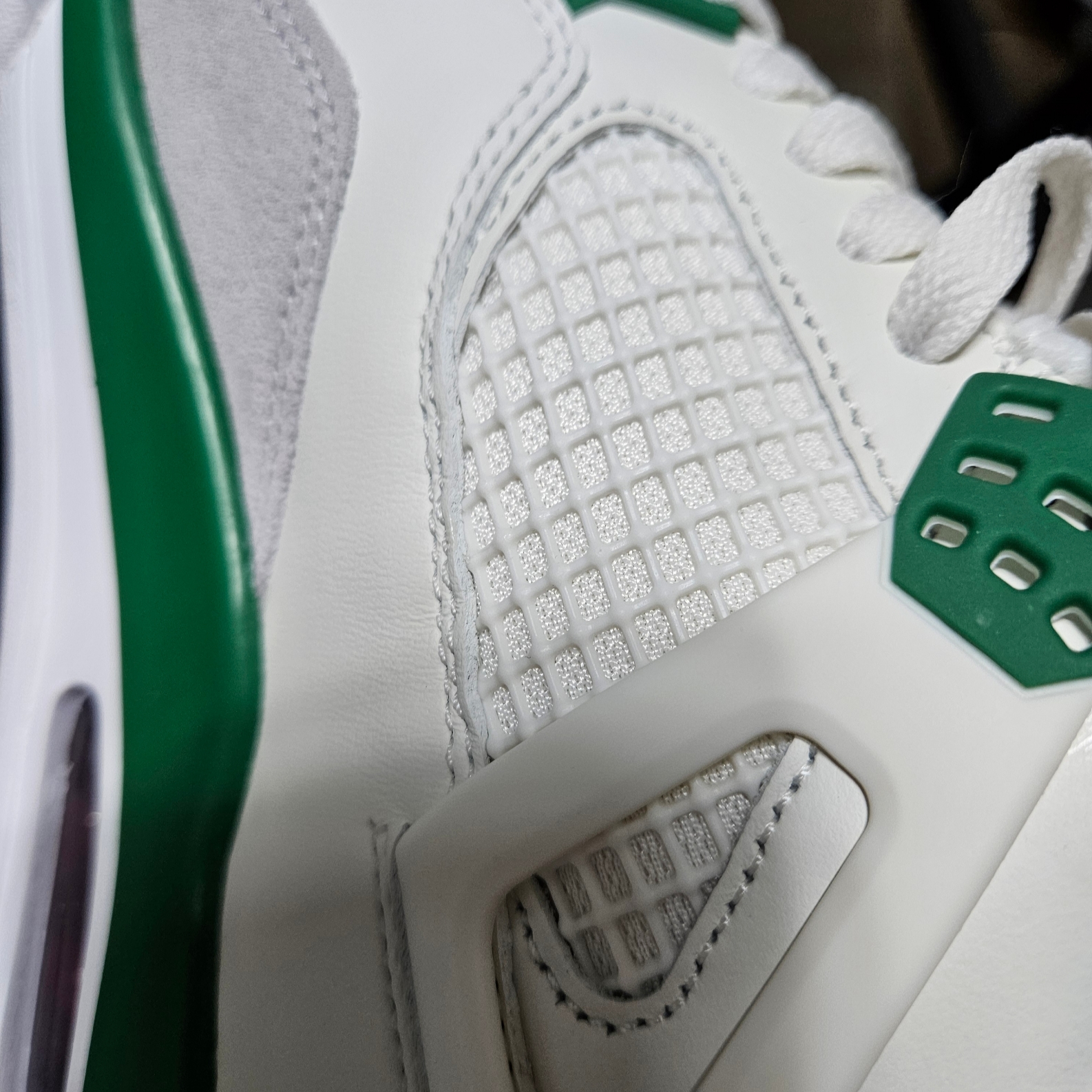 Jordan 4 x Nike SB Retro SP Pine Green 착용 스타일 - 3