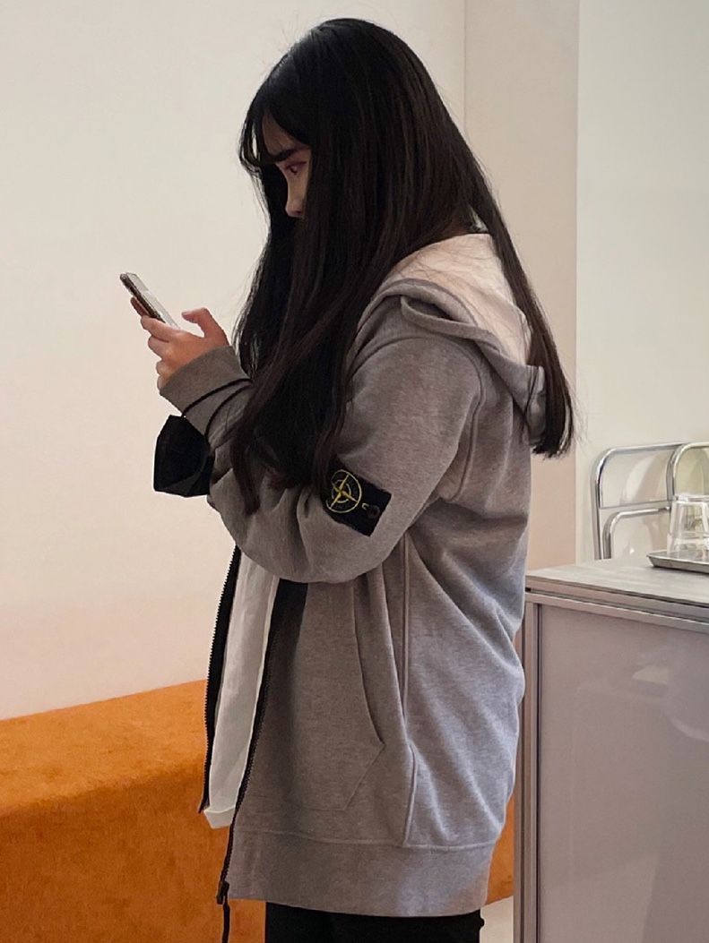 Stone Island 64220 Full Zip Hooded Sweatshirt Melange Grey - 22FW 착용 스타일