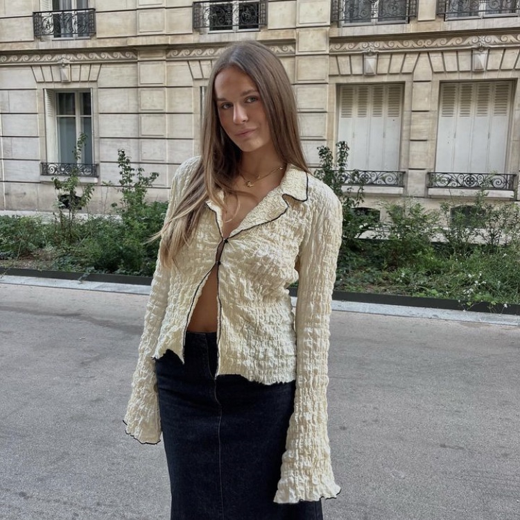 The Garment Women Valetta Shirt Blouse Vanilla 착용 스타일