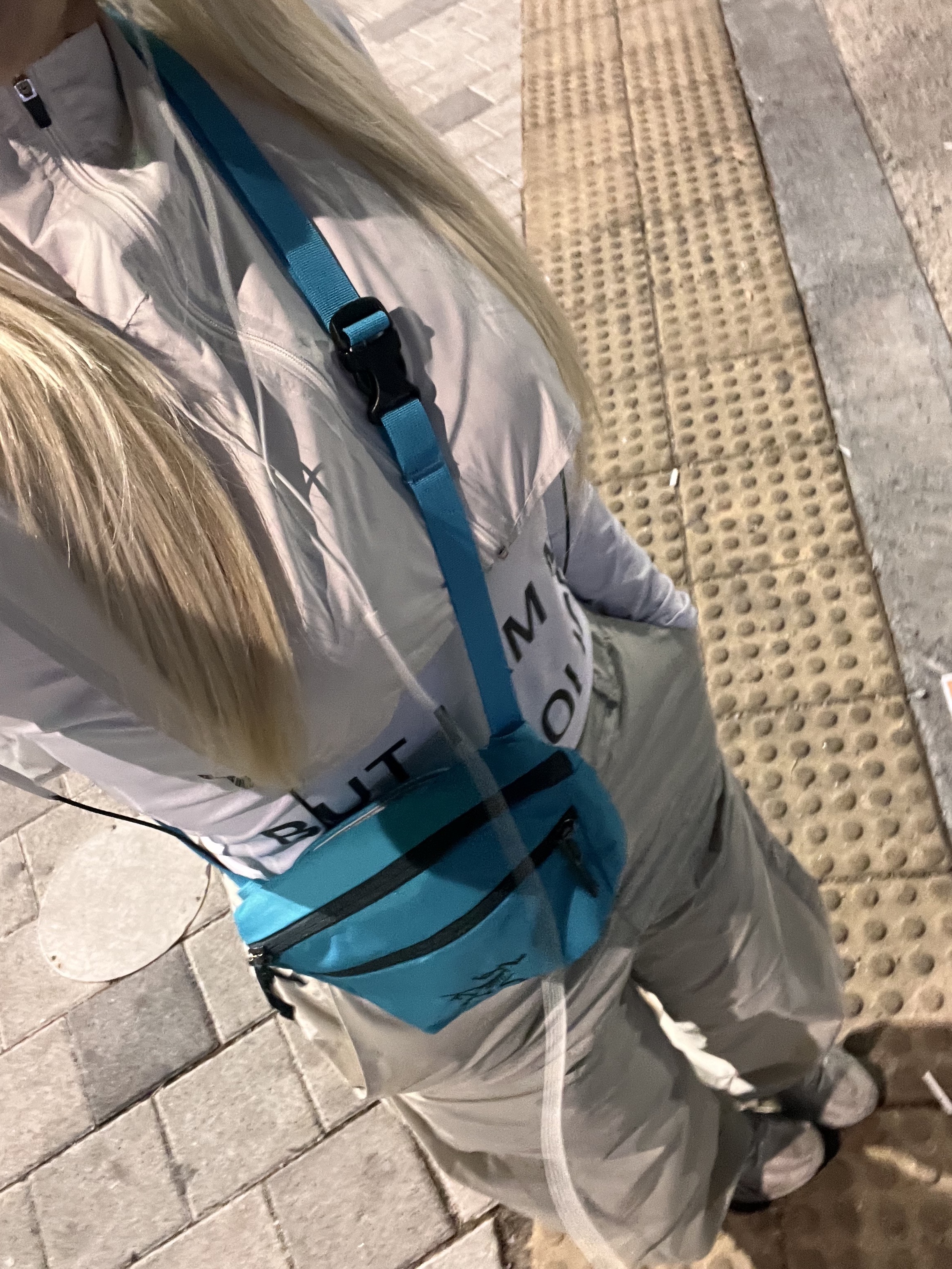 Asics Jog 100 S Birch - 2E Wide, Sansan Gear Side Snap Pants Ice Beige - 22FW 착용 스타일