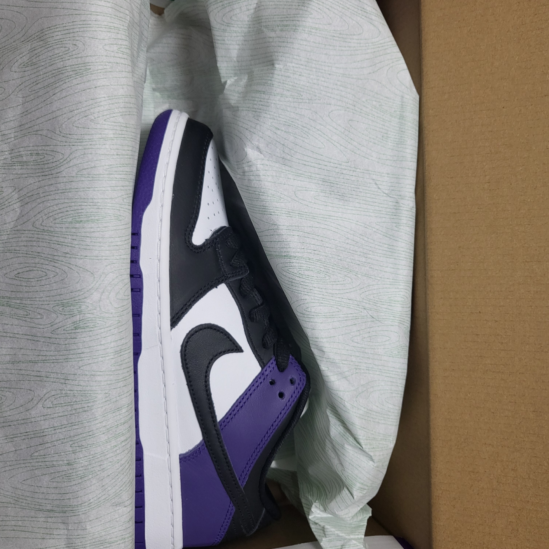 Nike SB Dunk Low Pro Court Purple 착용 스타일 - 1