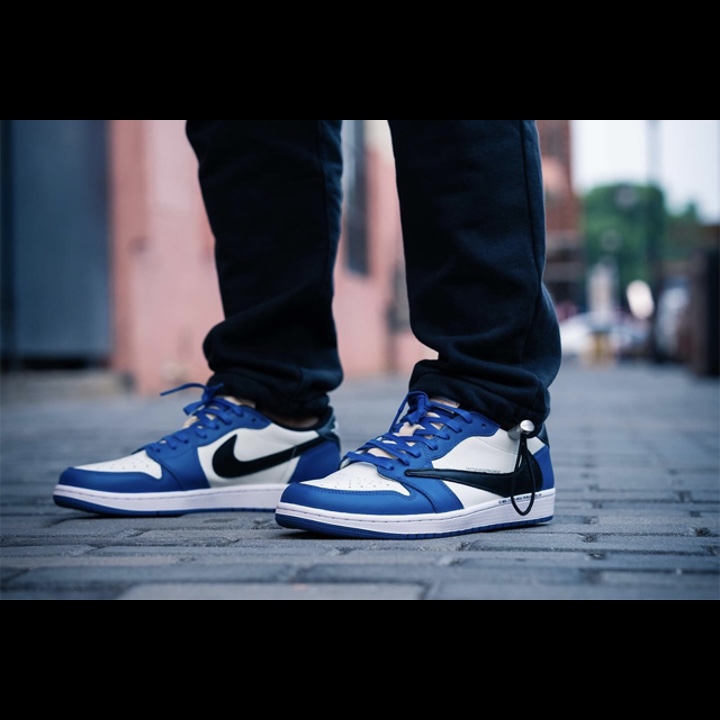 Jordan 1 x Travis Scott x Fragment Retro Low OG SP Military Blue, Jordan 1 x Travis Scott Retro Low Golf NRG Neutral Olive 착용 스타일 - 2