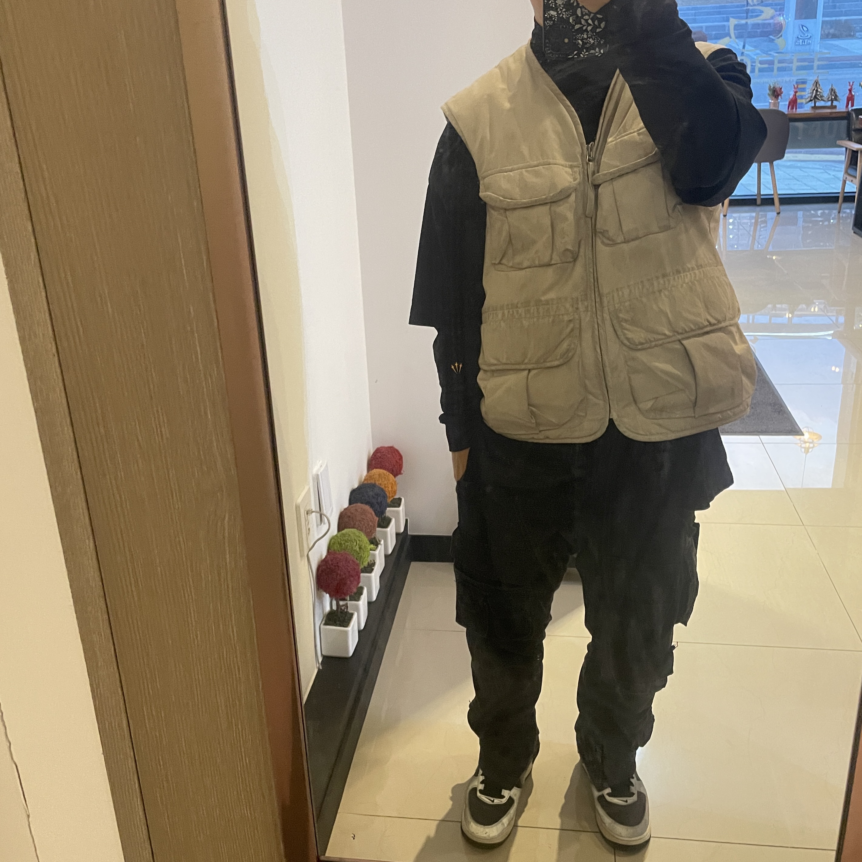 에센셜 더 블랙 컬렉션 티셔츠 블랙 - 23SS, 나이키 x 드레이크 녹타 에센셜 모크넥 블랙 - 아시아 착용 스타일