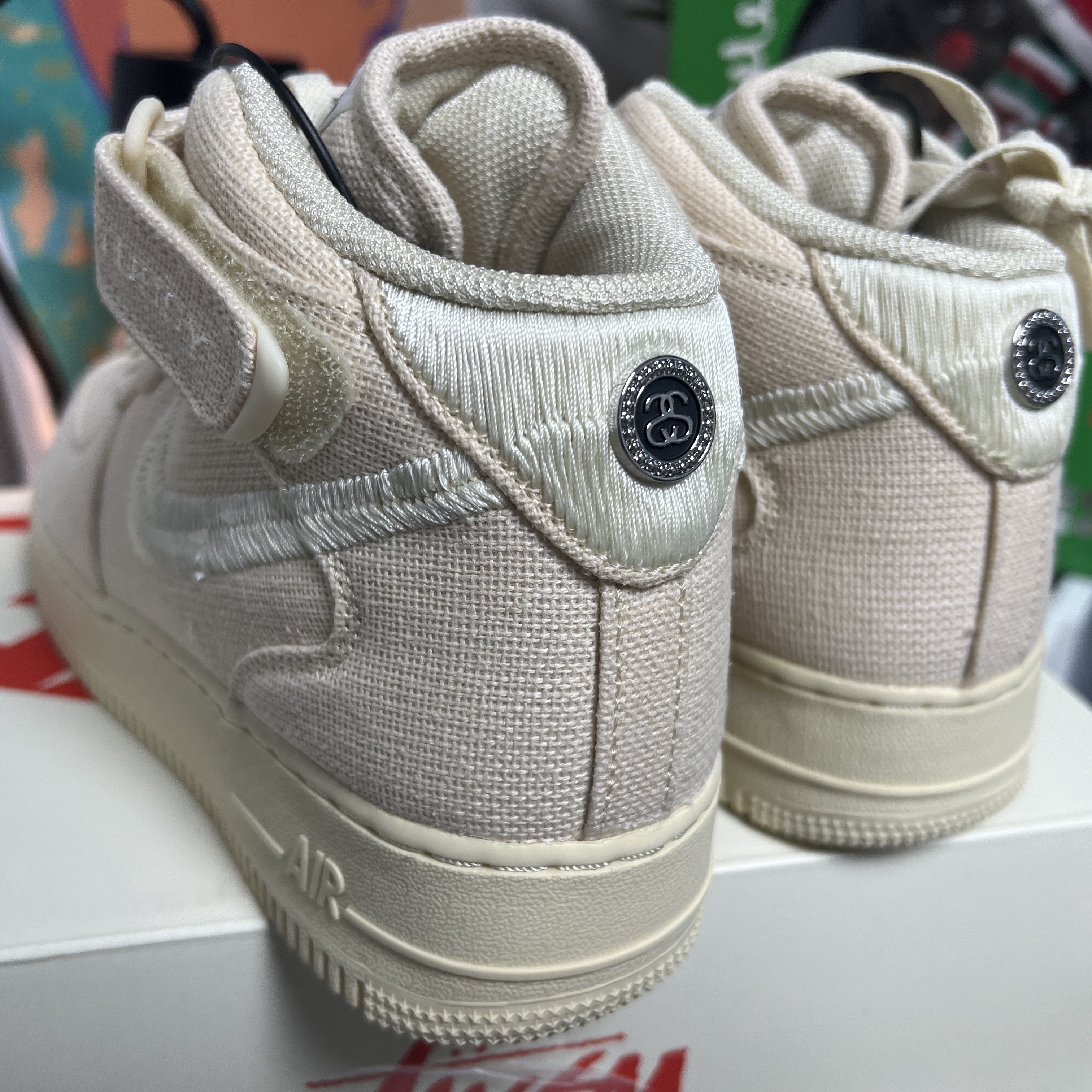 Nike x Stussy Air Force 1 '07 Mid SP Fossil 착용 스타일 - 3