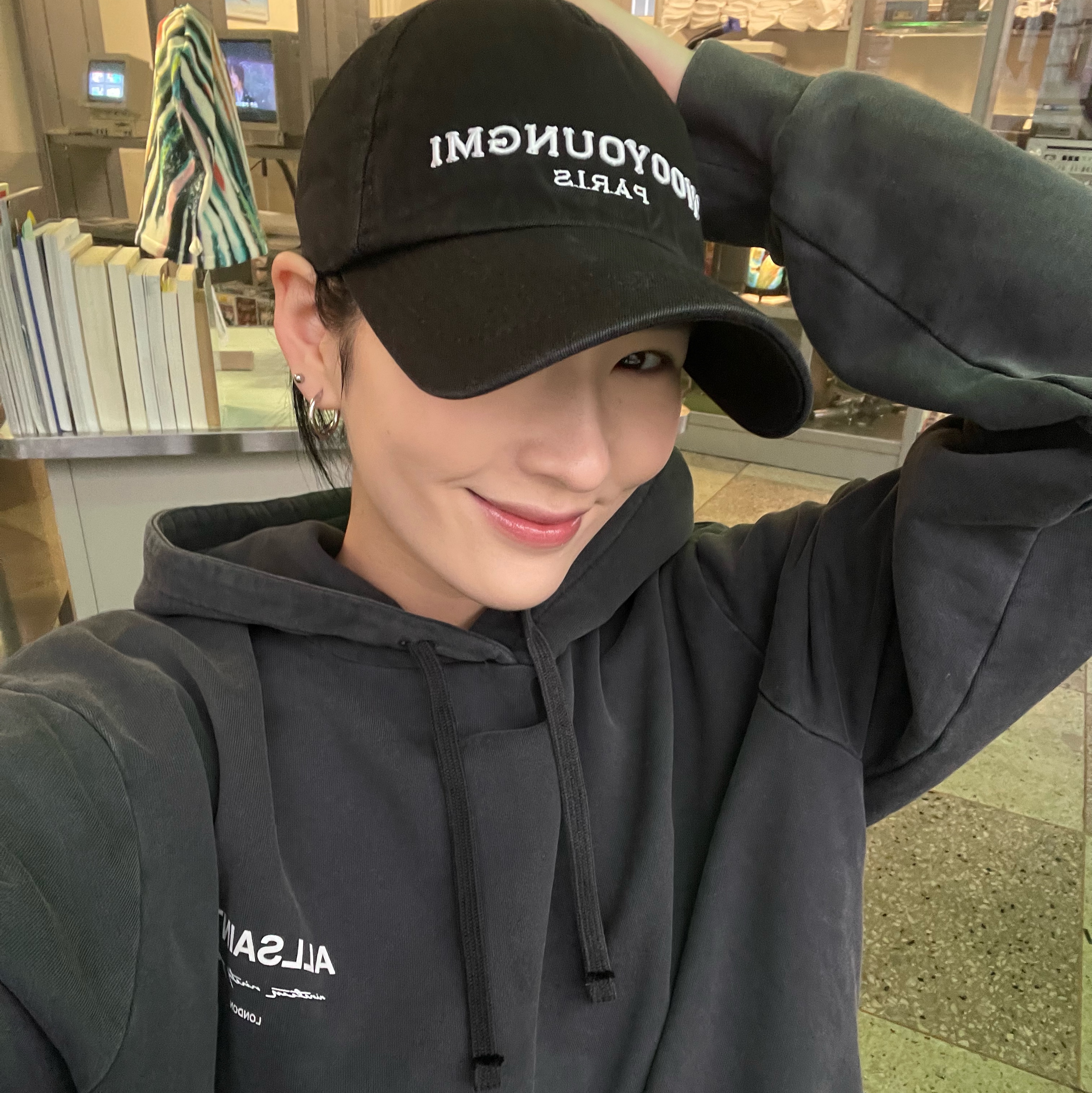 Wooyoungmi Embroidered Ball Cap Black 착용 스타일 - 2