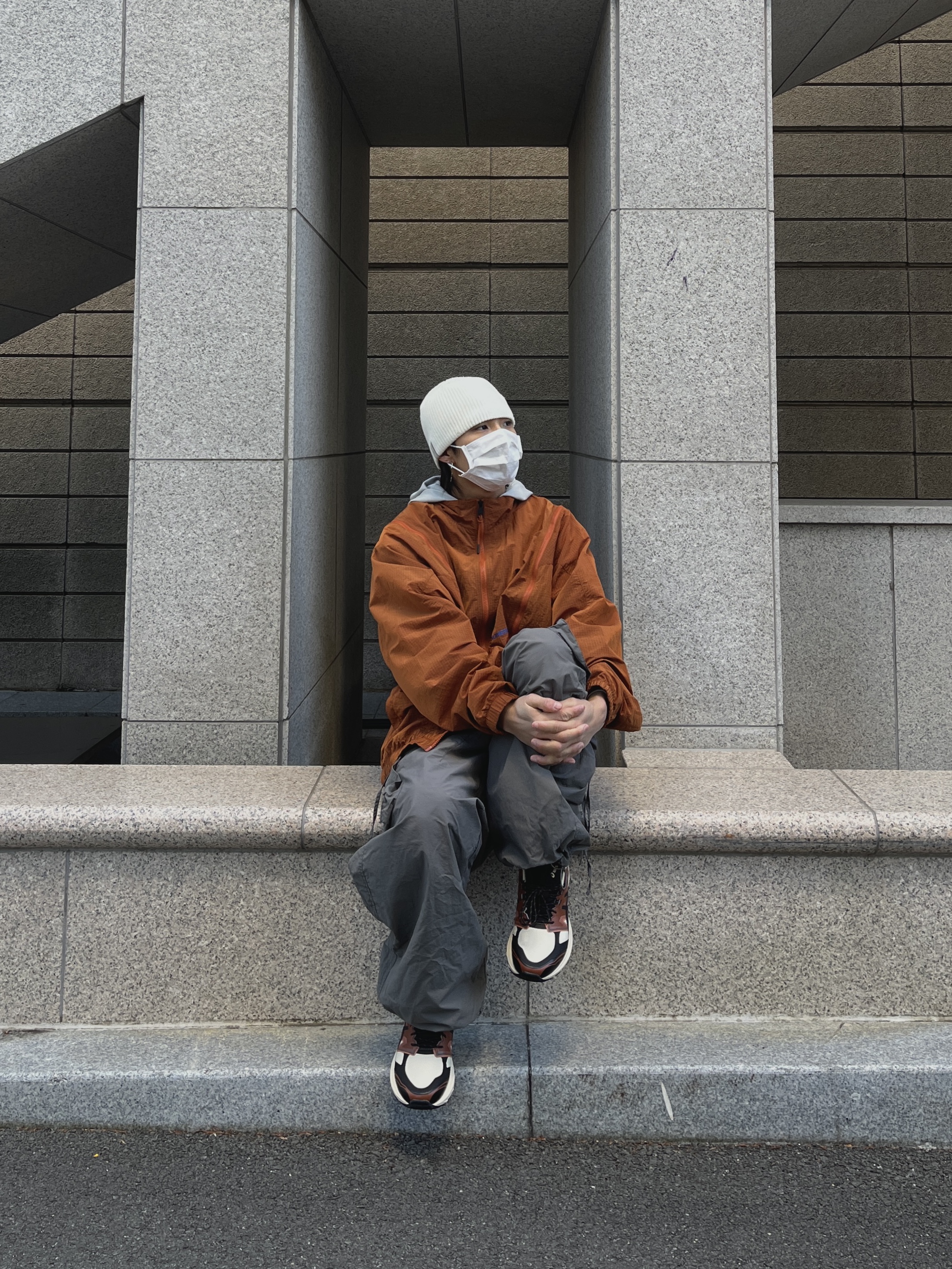 아식스 젤 터레인 바닐라 블랙 착용 스타일 - 1