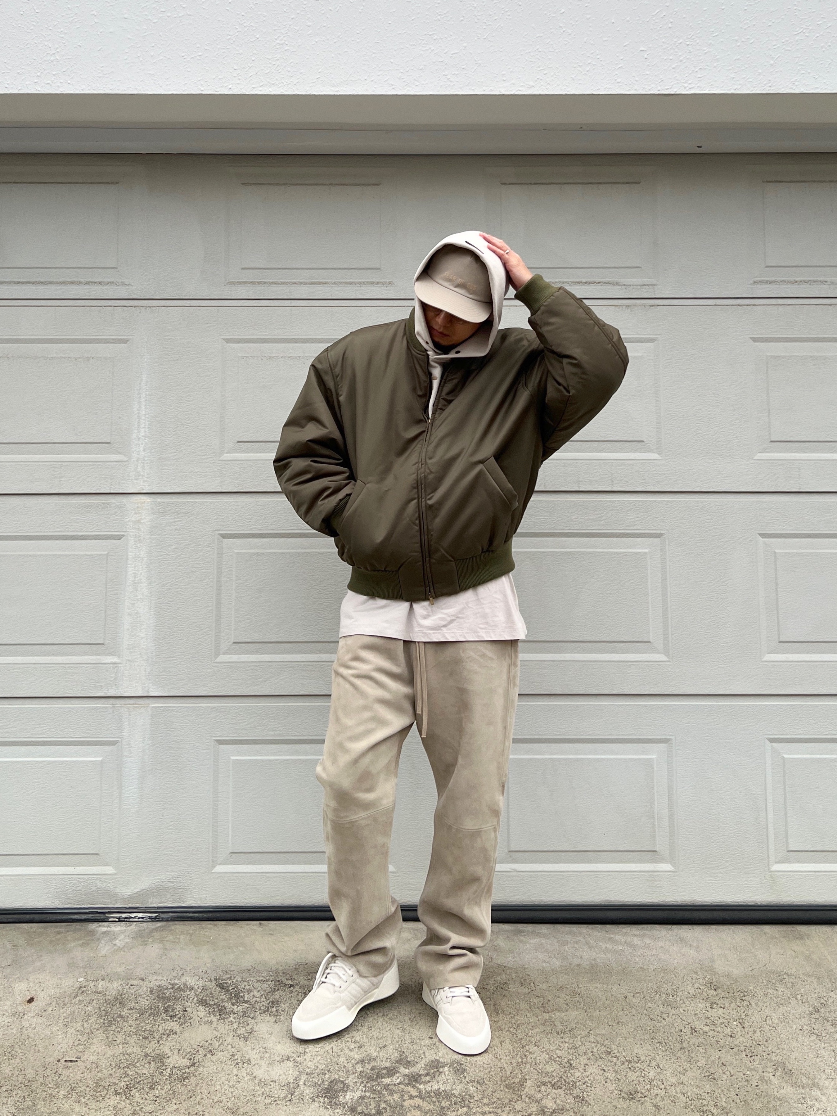 Fear of God Eternal Nylon Twill Bomber Jacket Olive, Adidas x Fear of God Athletics 86 Low Talc 착용 스타일