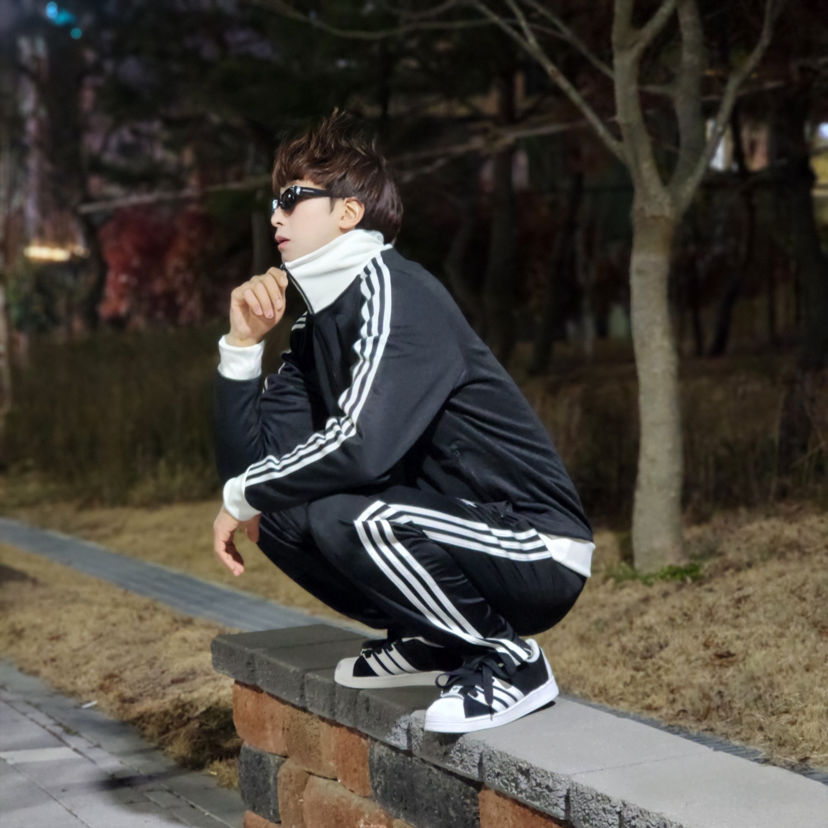 Adidas Superstar Supermodified Core Black Cloud White, Adidas Adicolor Classics Beckenbauer Track Jacket Black - KR Sizing 착용 스타일 - 1