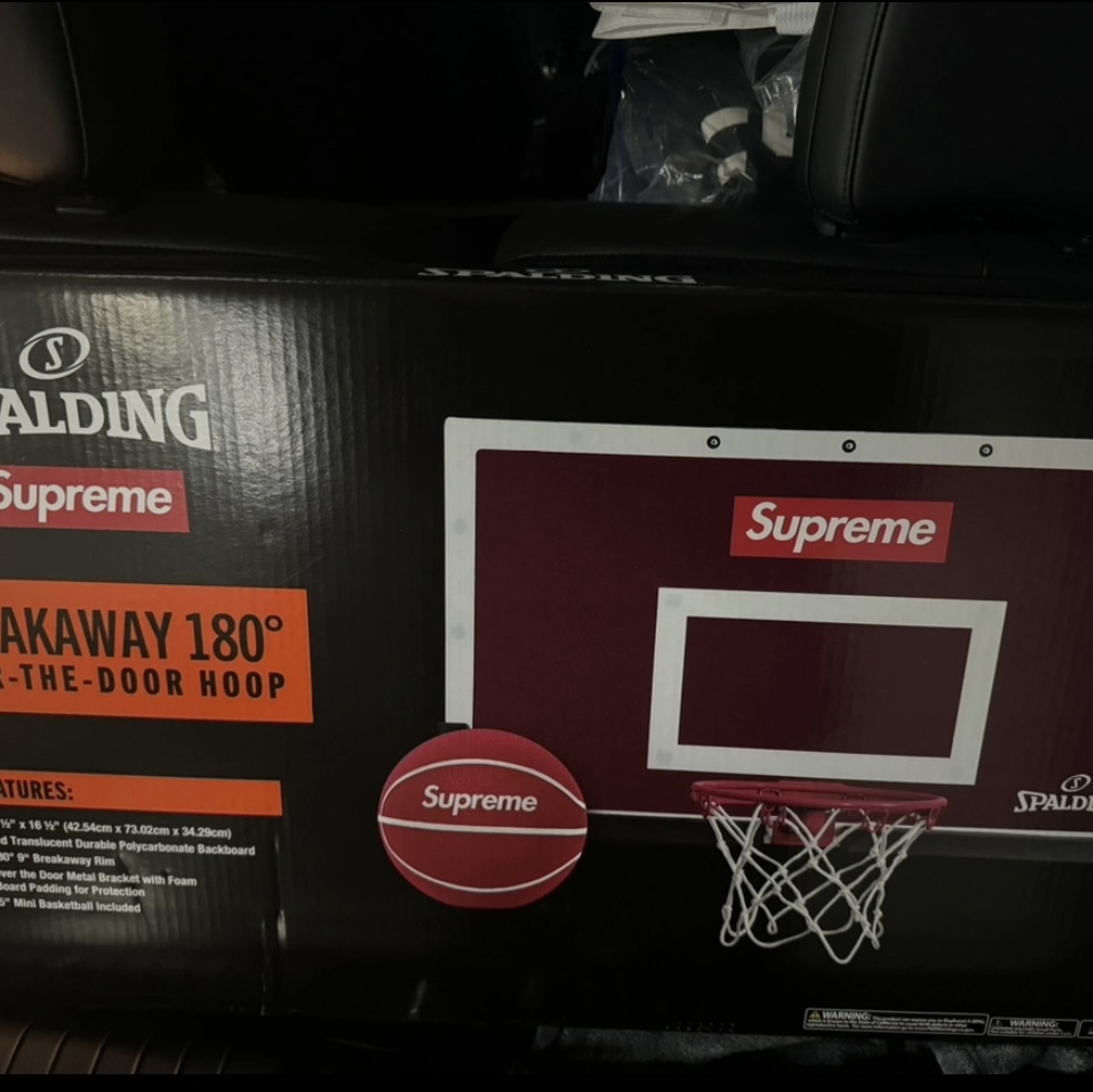 Supreme x Spalding Mini Basketball Hoop Red  - 23FW 착용 스타일