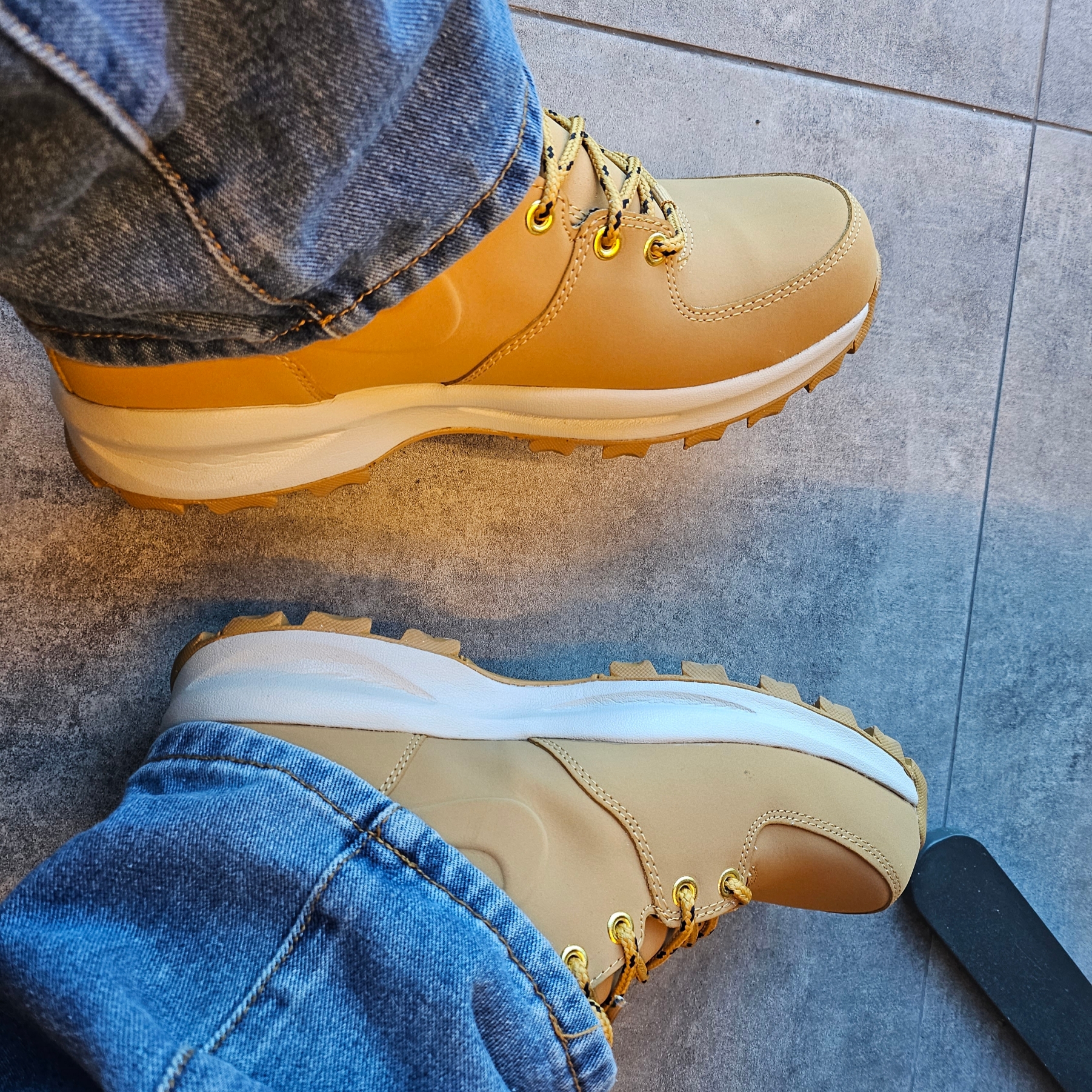 Nike Manoa Leather Haystack 착용 스타일