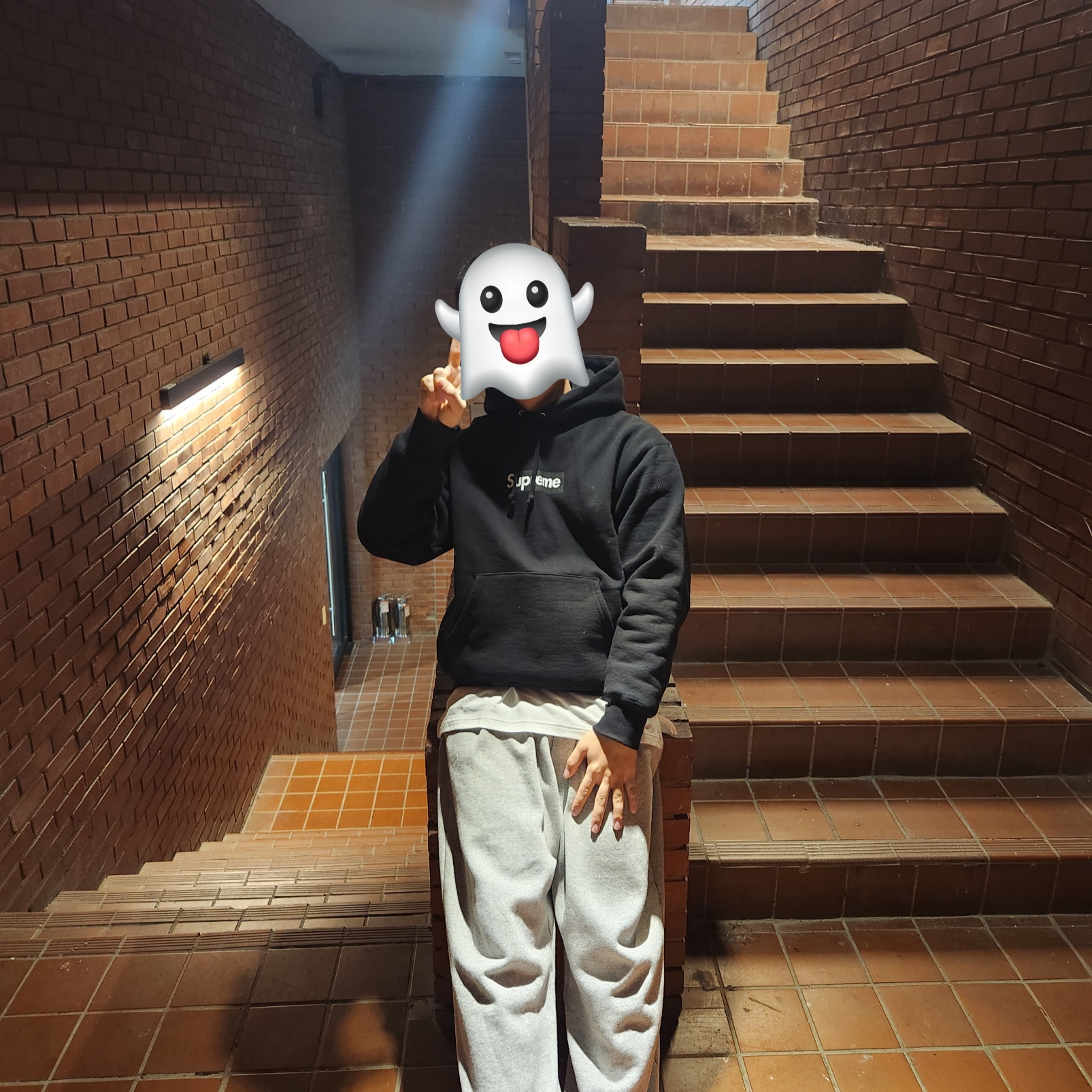 Supreme Seoul Box Logo Hooded Sweatshirt Black - 23FW 착용 스타일