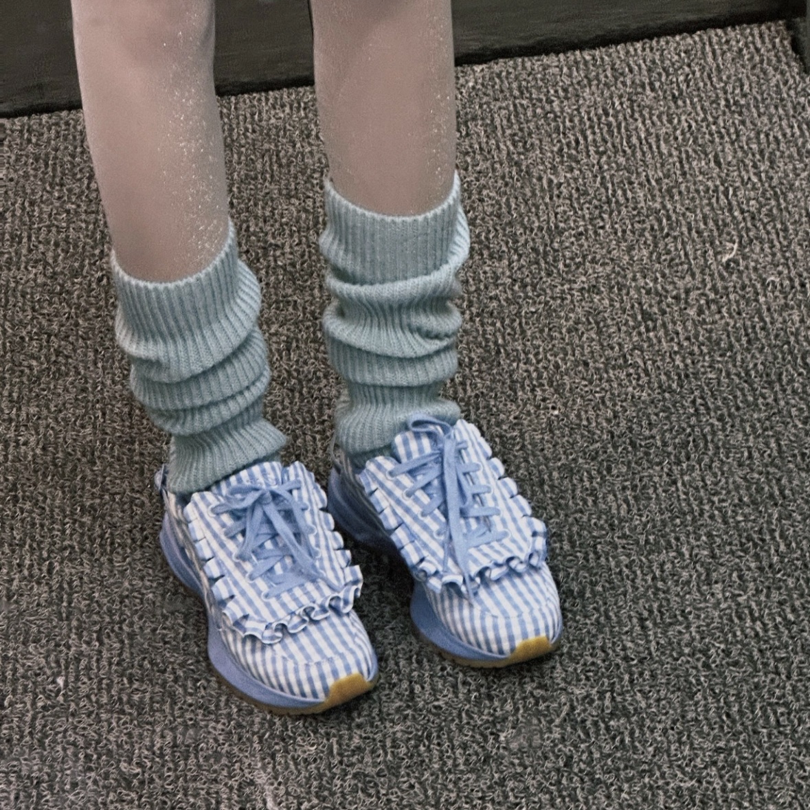 Asics x Shushu/Tong Tarther SC Plus Blue Gingham 착용 스타일
