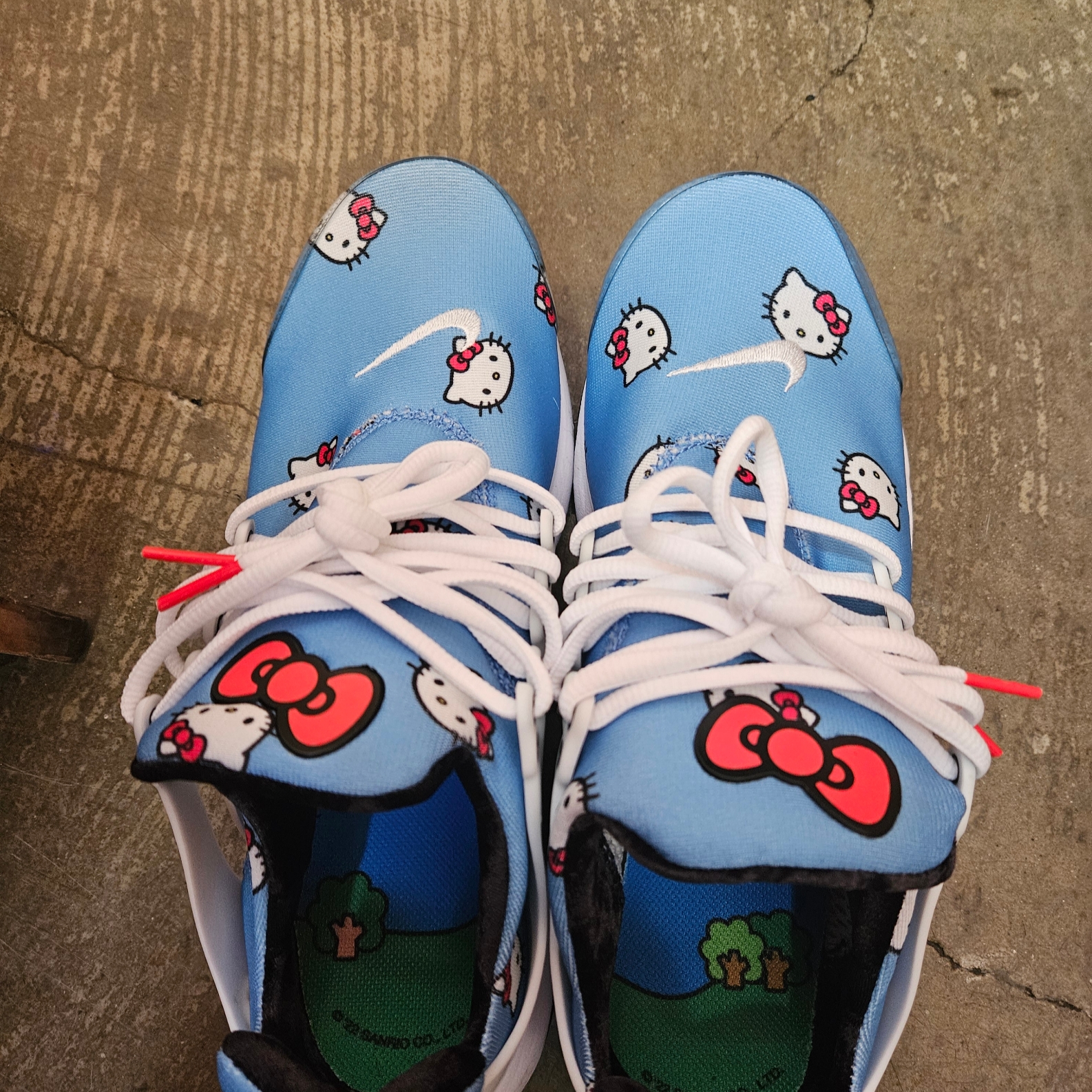 Nike x Hello Kitty Air Presto University Blue 착용 스타일