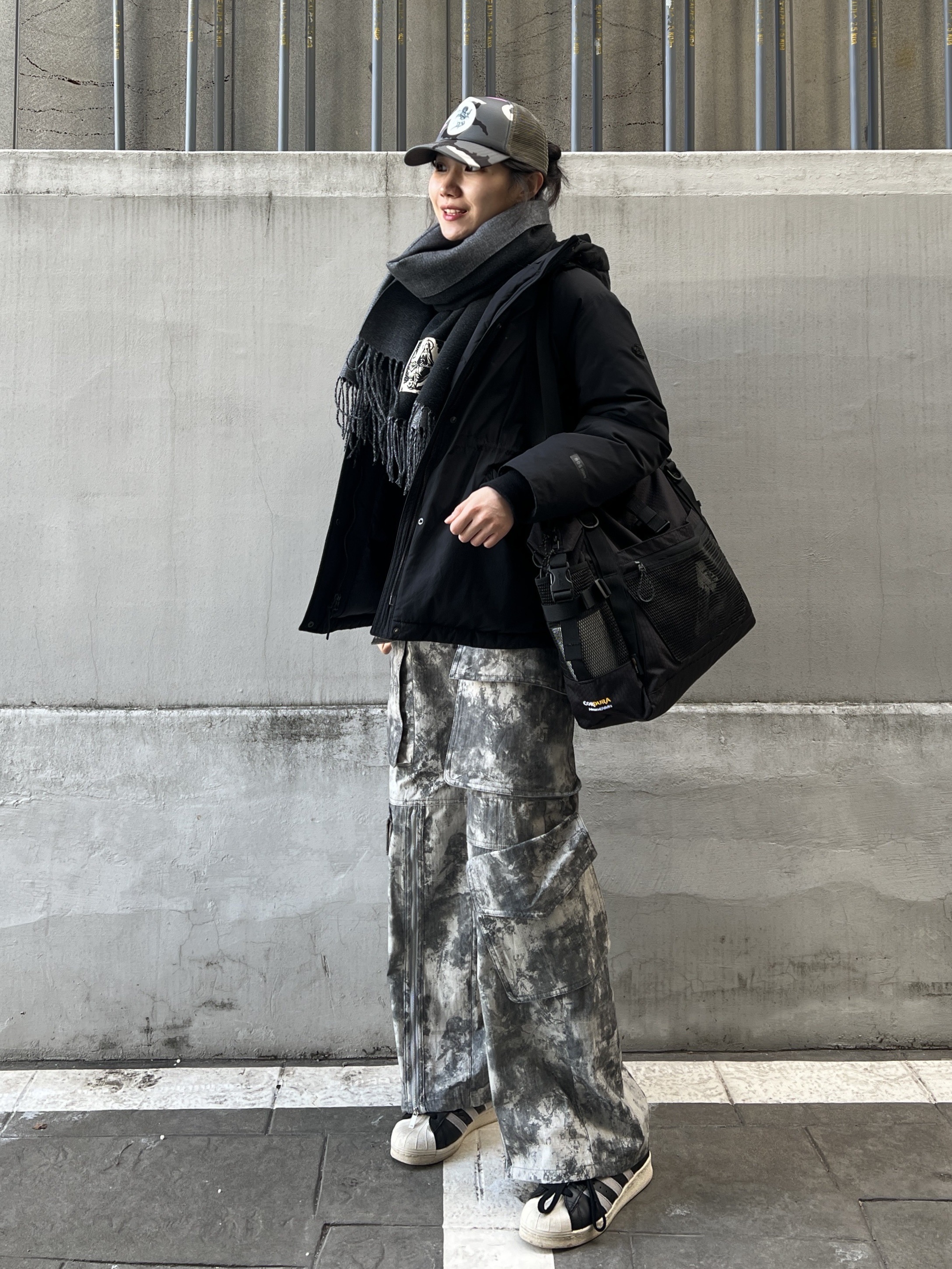 Adidas Superstar 82 FI Core Black, Palace Cordura Eco Hex Ripstop Shoulder Bag Black - 23FW 착용 스타일 - 1