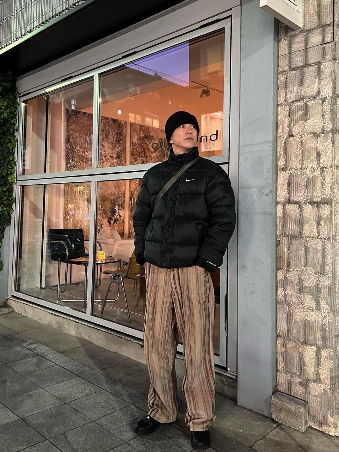 Nike ACG Therma-Fit ADV Lunar Lake Puffer Jacket Black - Asia, The North Face 1996 Eco Nuptse Jacket Black 착용 스타일 - 2