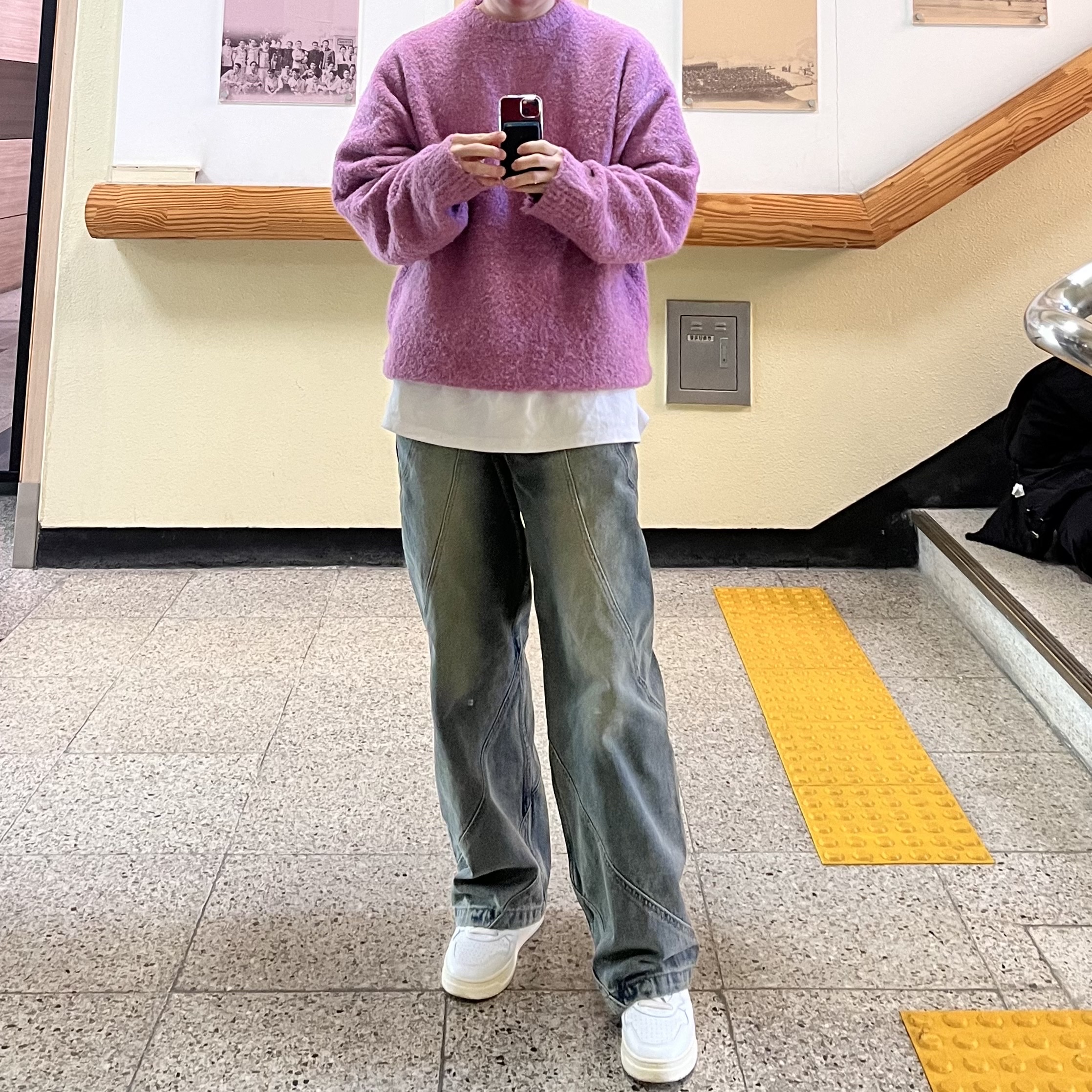 Autry Medalist Low Leather Sneakers White 착용 스타일