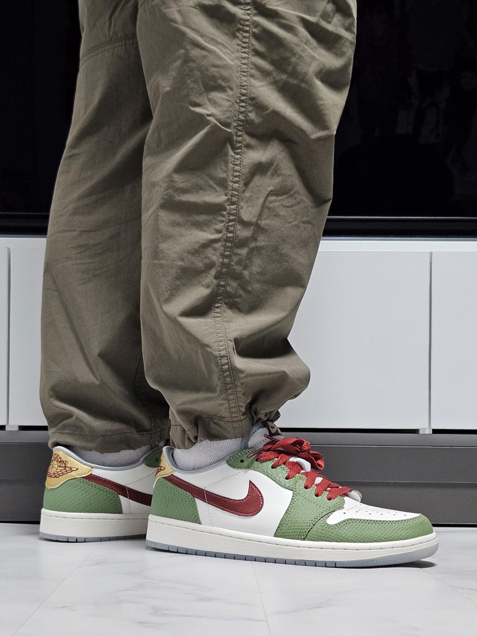 Jordan 1 Retro Low OG Chinese New Year 착용 스타일 - 1