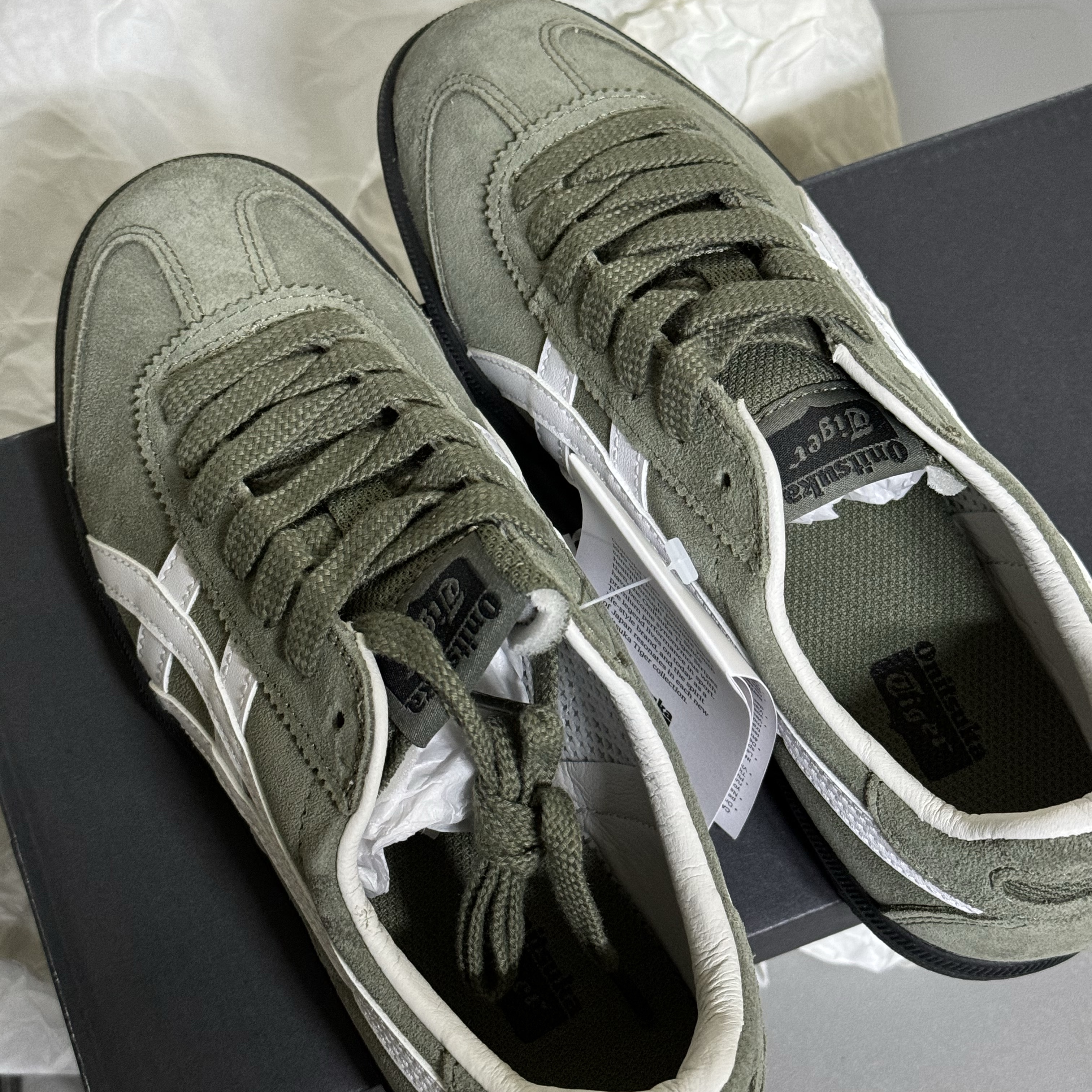 Onitsuka Tiger Tokuten Burnt Green 착용 스타일
