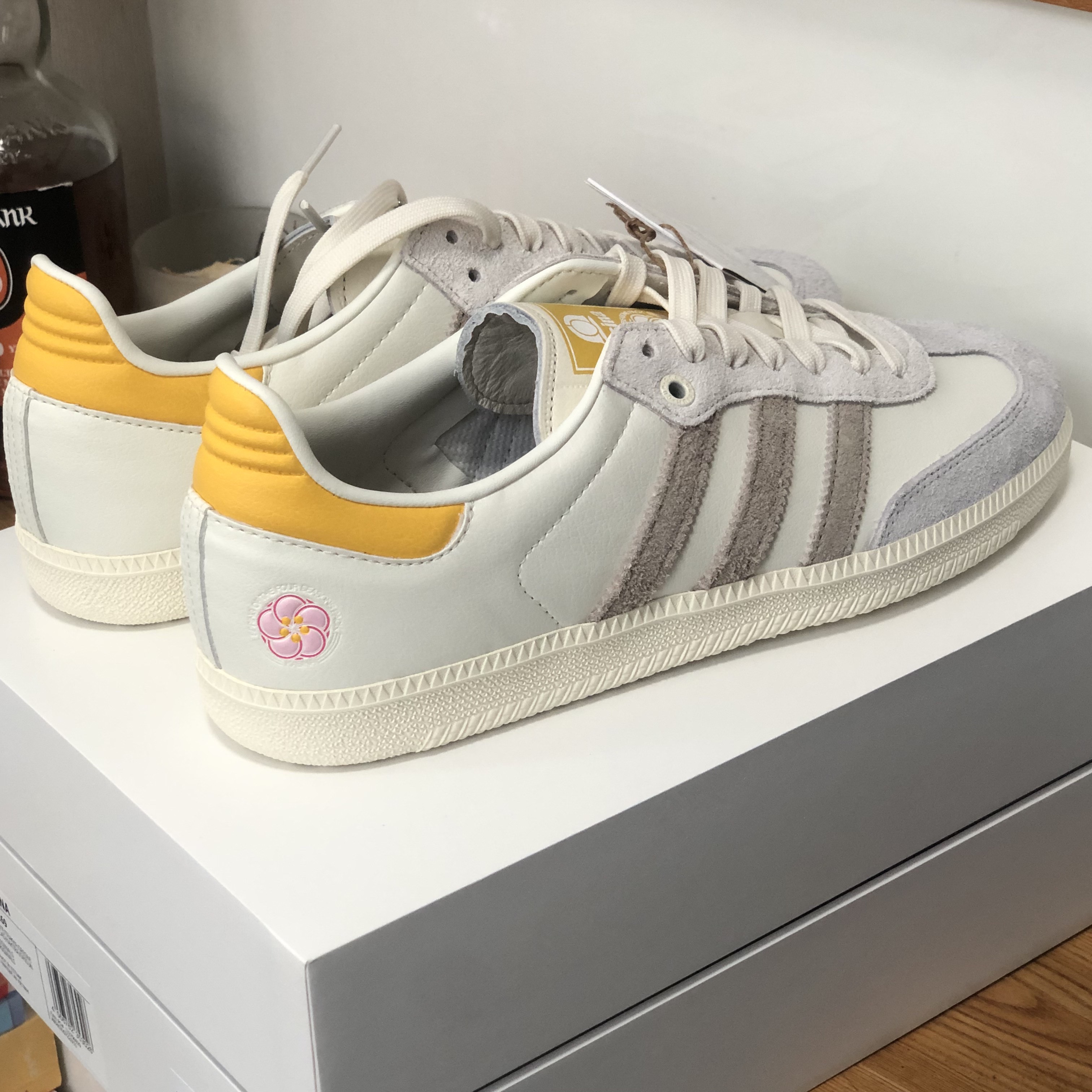 Adidas x Kasina Samba Consortium Cup Off White Trace Khaki 착용 스타일