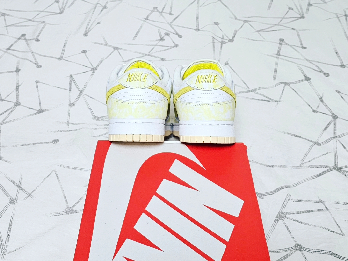 (W) Nike Dunk Low Yellow Strike 착용 스타일 - 5