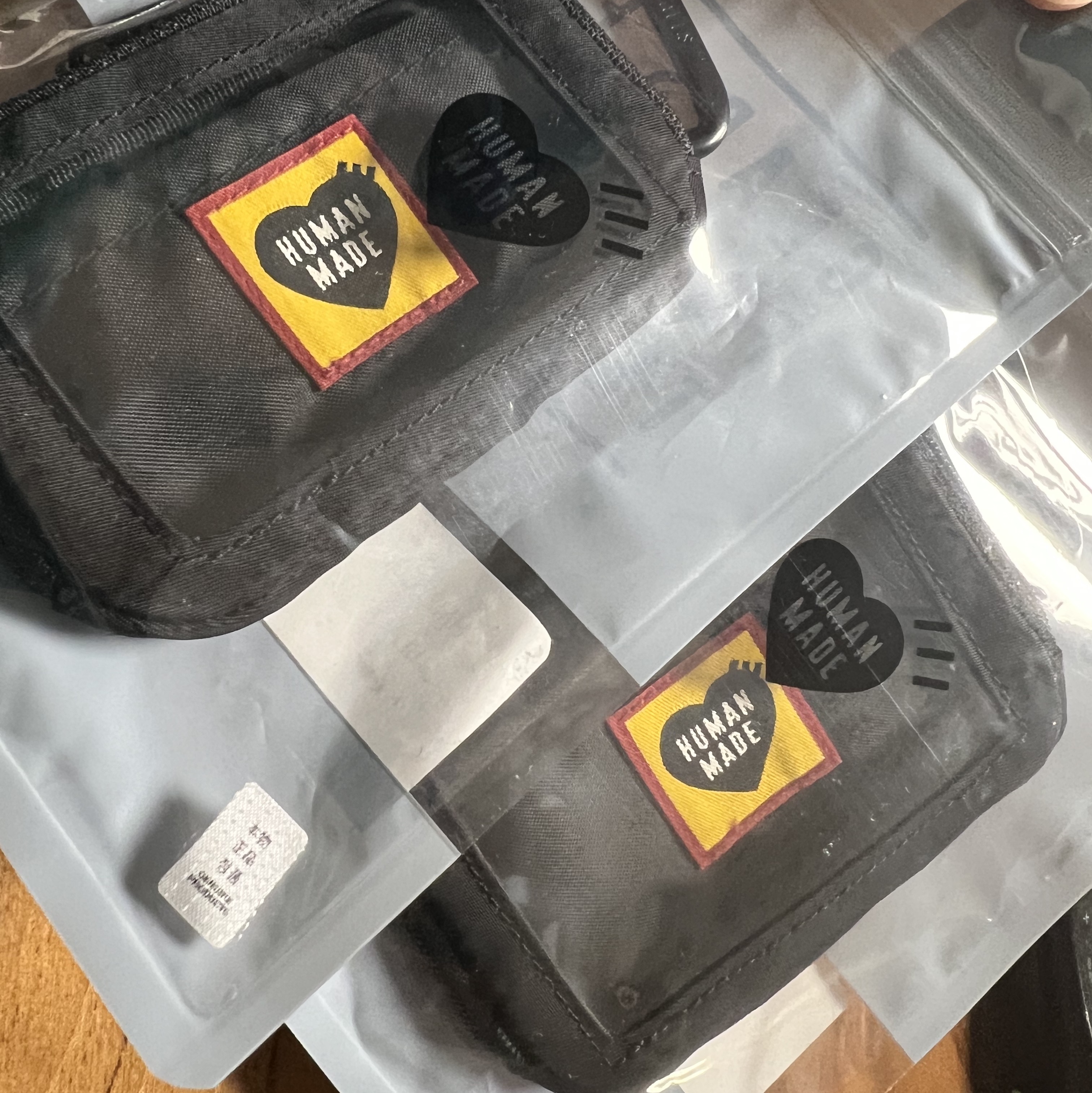 Human Made Military Card Case Black 착용 스타일
