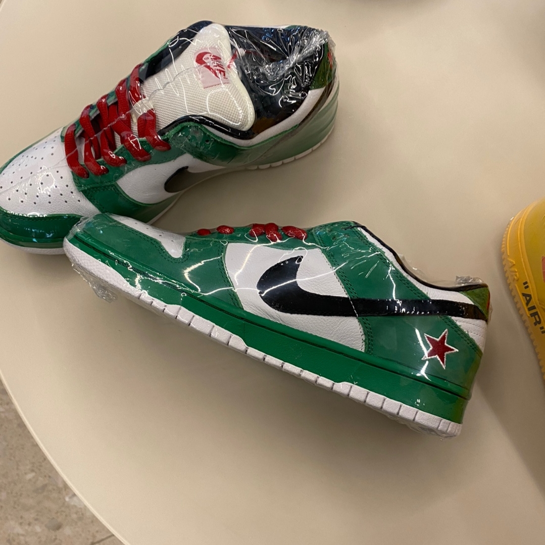 Nike SB Dunk Low Heineken 착용 스타일