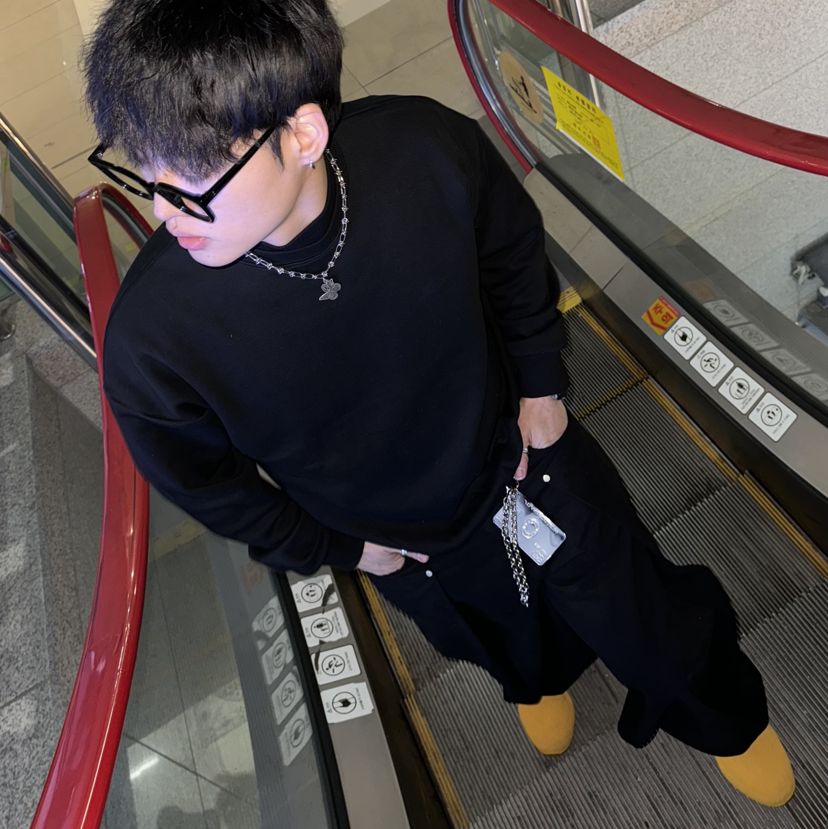 Adidas Yeezy Knit RNR Sulfur 착용 스타일 - 1
