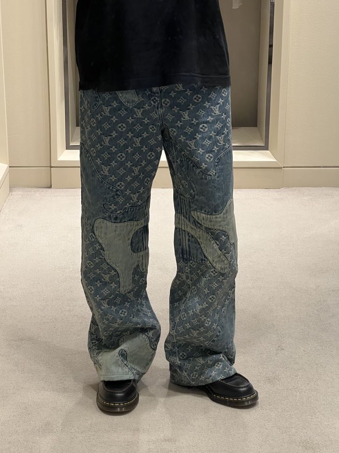 Louis Vuitton x Nigo Monogram Patchwork Denim Pants Indigo 착용 스타일